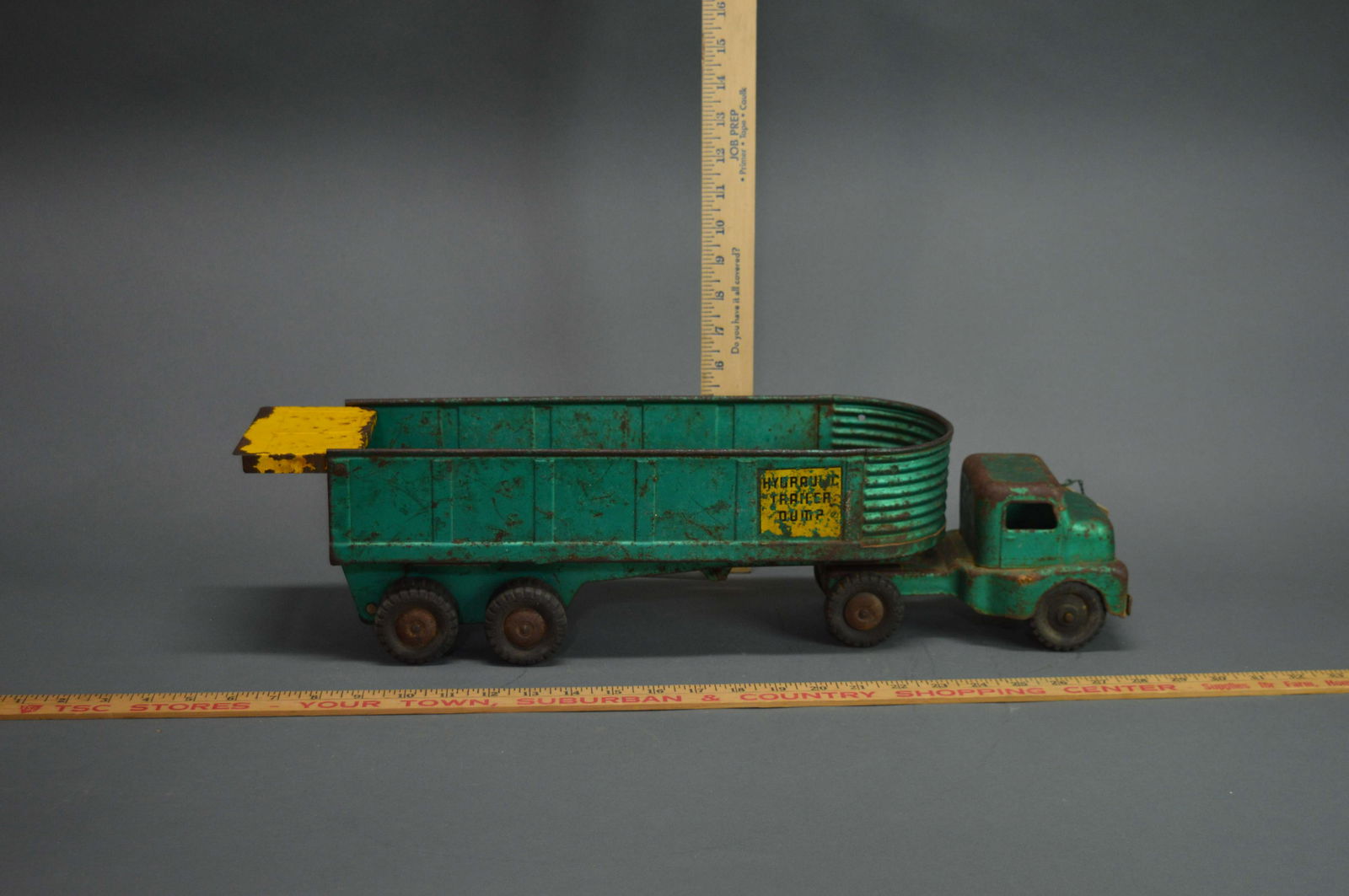 structo hydraulic dump truck