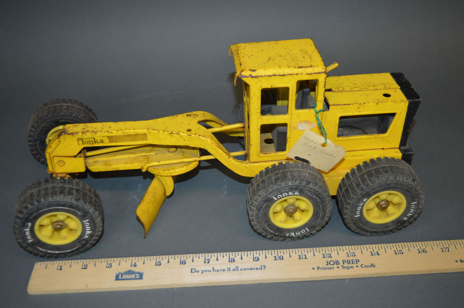 Tonka Road Grader (1 of 2)