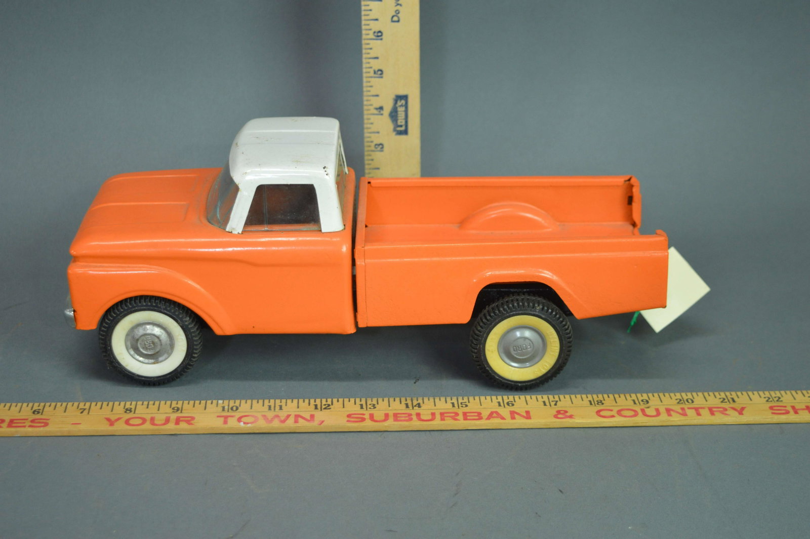 Nylint Twin I-Beam Ford U-Haul Truck, c.1961-65: A Nyling Twin I-Beam Ford U-Haul truck, c.1961-65.