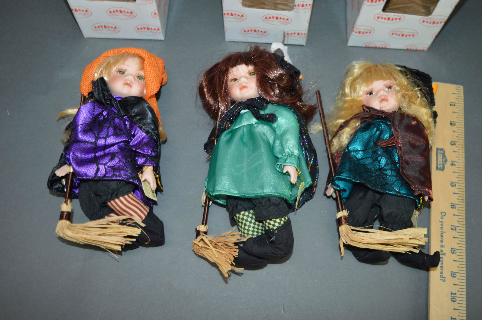 3 Show Stoppers Teenie Witch Dolls (1 of 5)