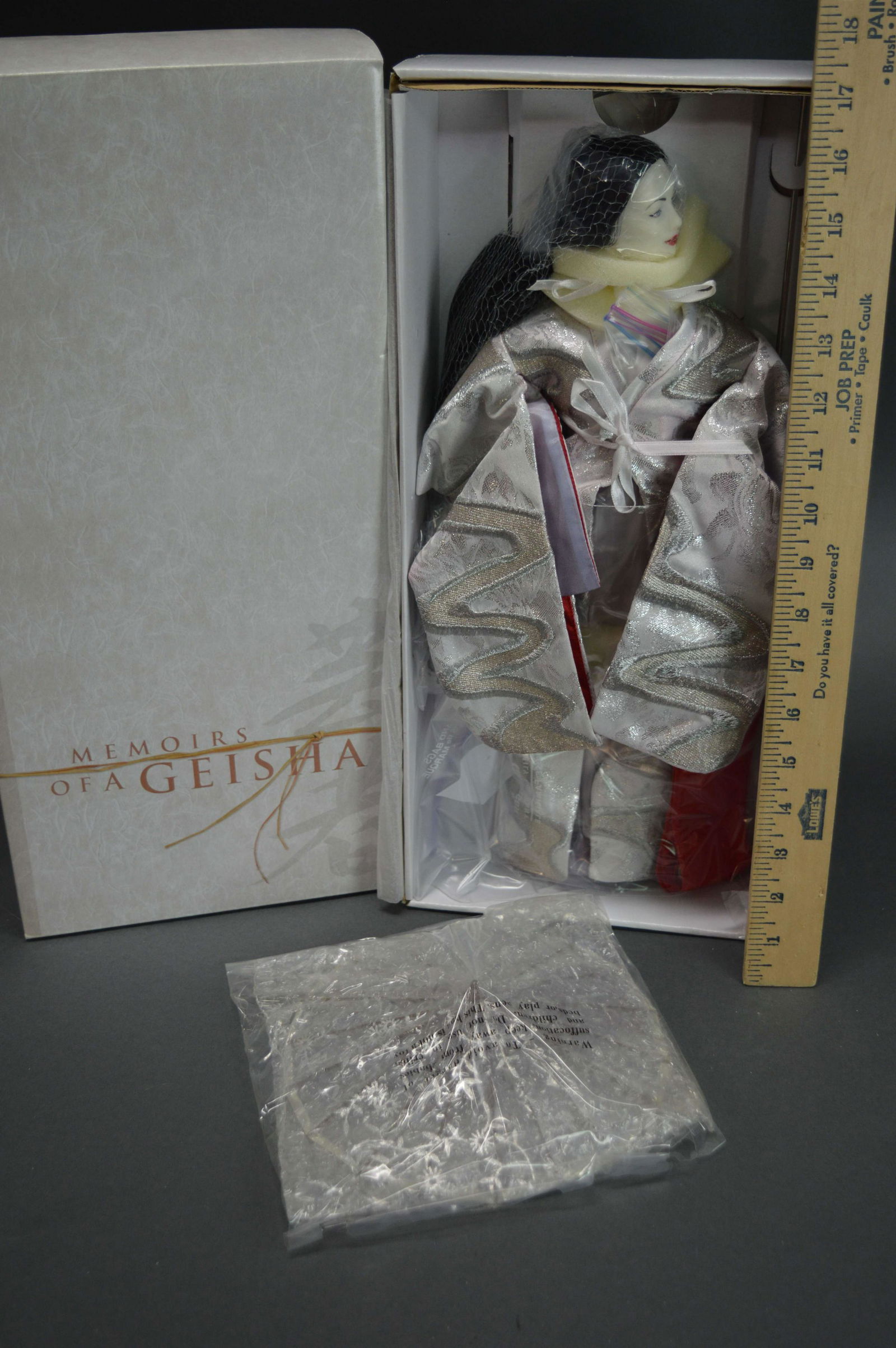 Tonner Memoirs of a Geisha Spring Dance Doll (1 of 4)