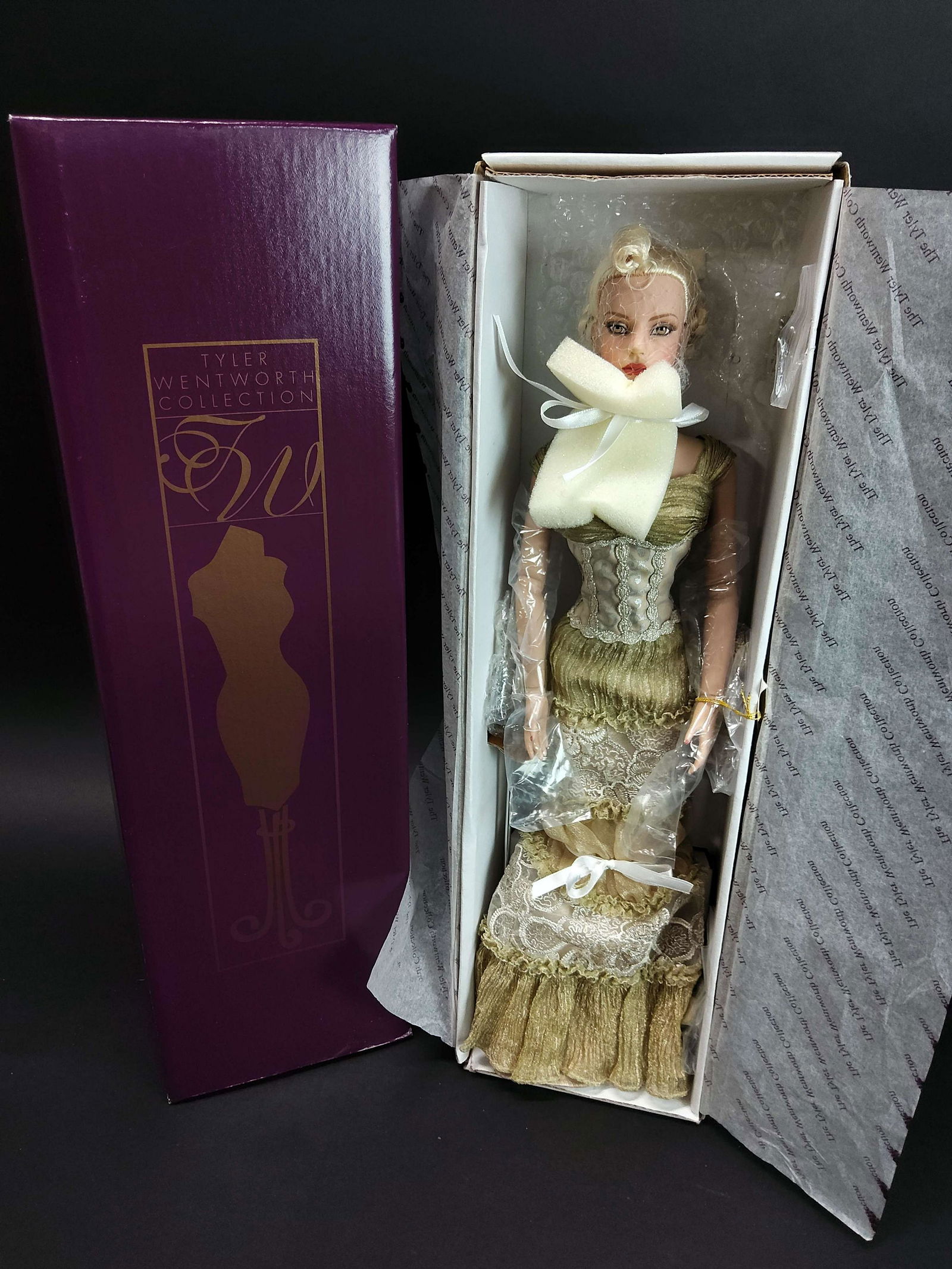 Tonner Tyler Wentworth Sydney Chase Doll (1 of 4)