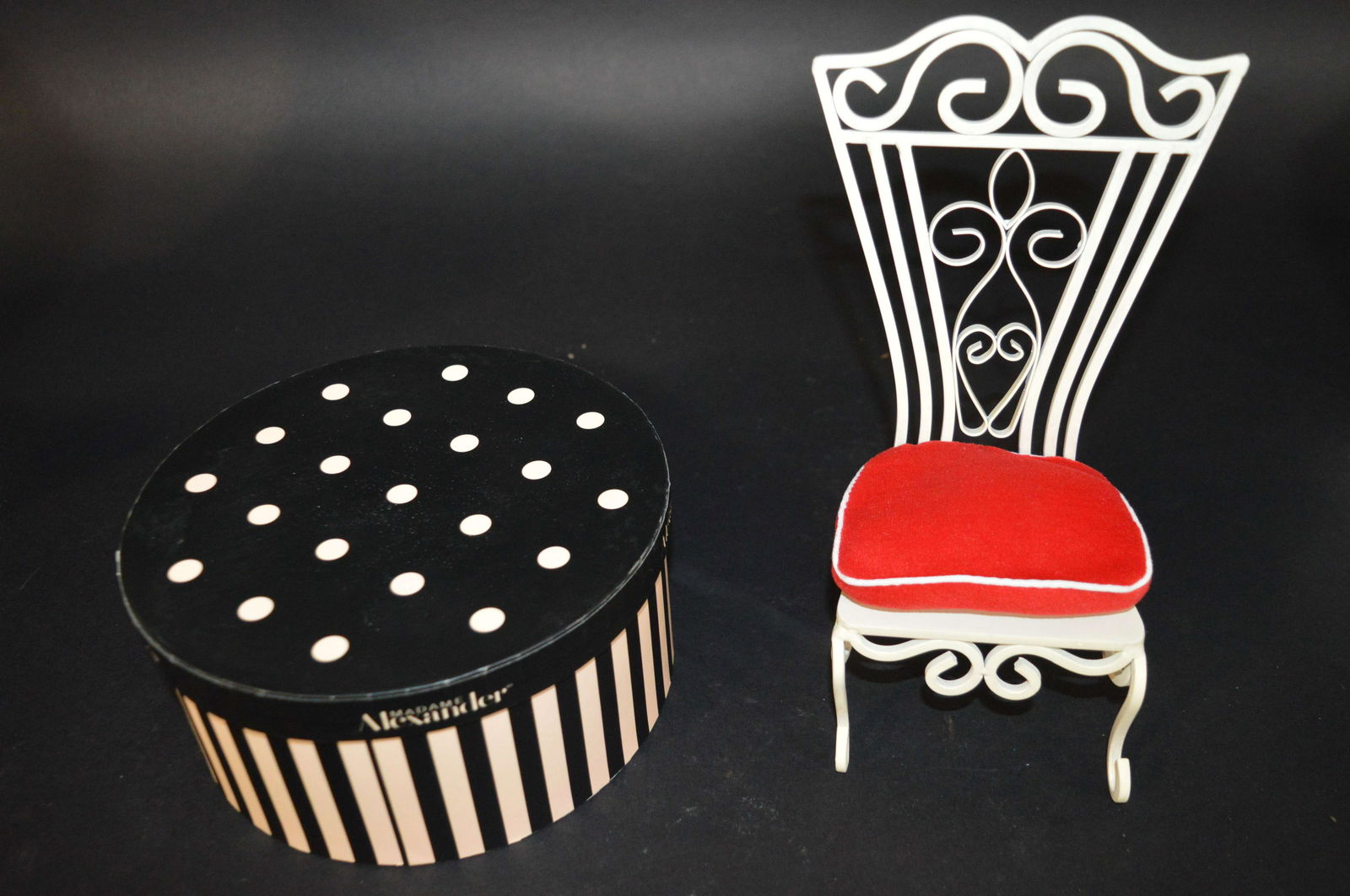 2 Madame Alexander Doll Accessories Wigs Chair (1 of 3)