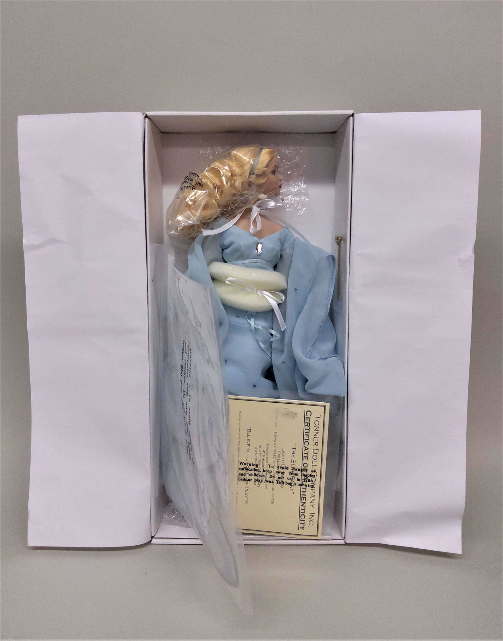 Tonner Pinnochio The Blue Fairy Doll: A Tonner Walt Disney's Pinnochio "The Blue Fairy" doll.