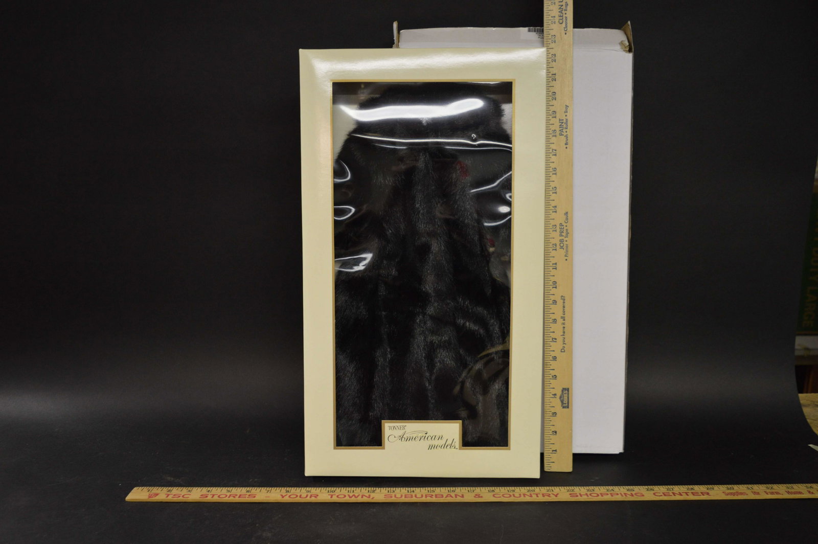 Tonner American Models Pure Luxury Doll Coat: A Tonner American Models "Pure Luxury" doll coat.