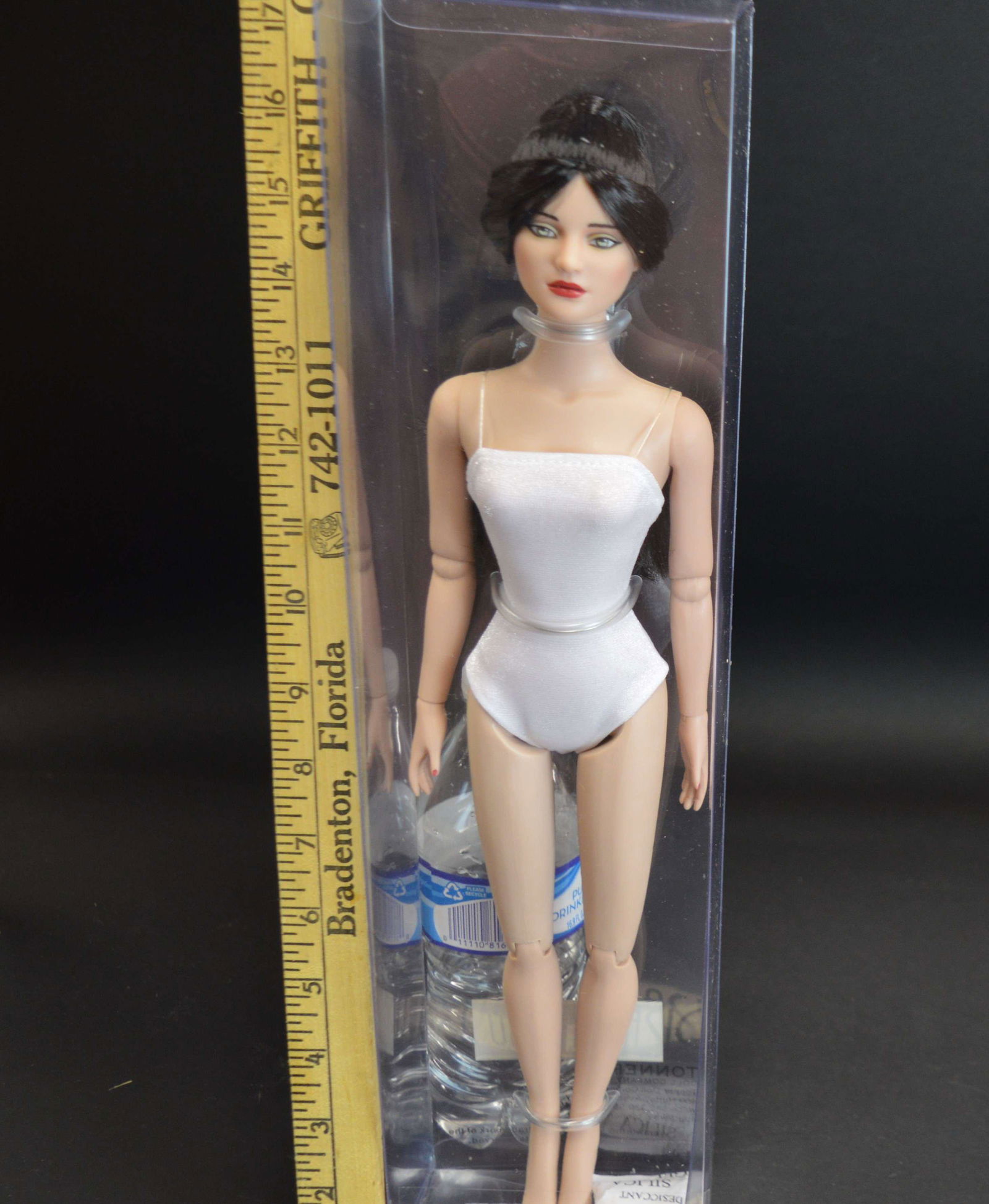 Tonner Stella Ultra Basic Raven Doll: A Tonner Stell Ultra Basic - Raven doll. T8TWSD17