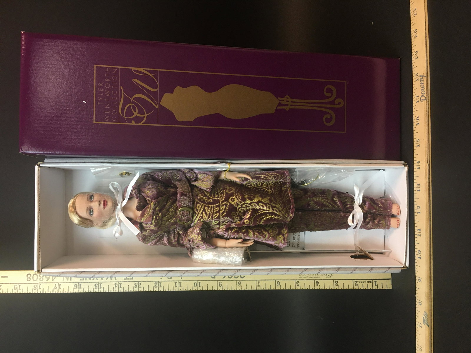 Tonner Tyler Wentworth Velvet Vixen Doll: A Tonner Tyler Wentworth Velvet Vixen doll. T8TWDD03