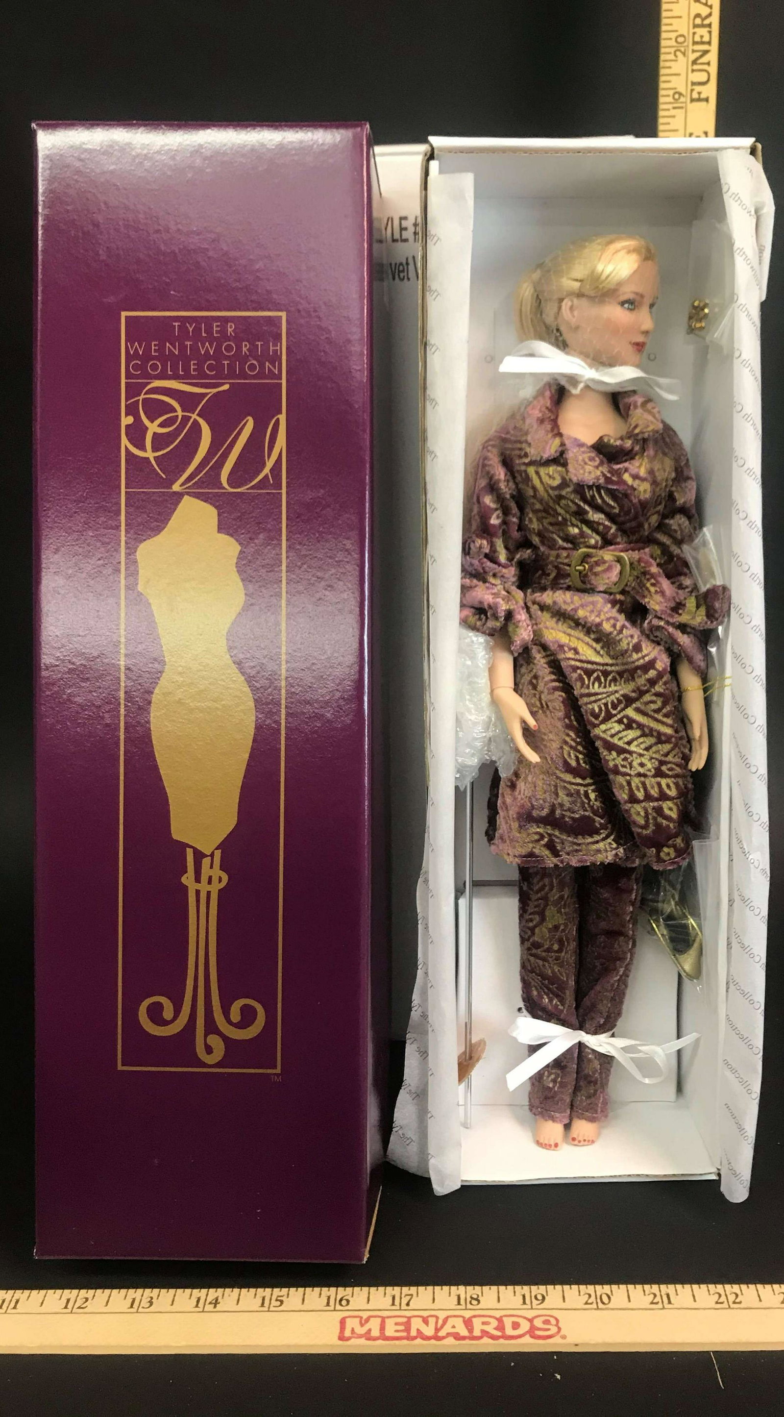 Tonner Tyler Wentworth Velvet Vixen Doll: A Tonner Tyler Wentworth Velvet Vixen doll. T8TWDD04