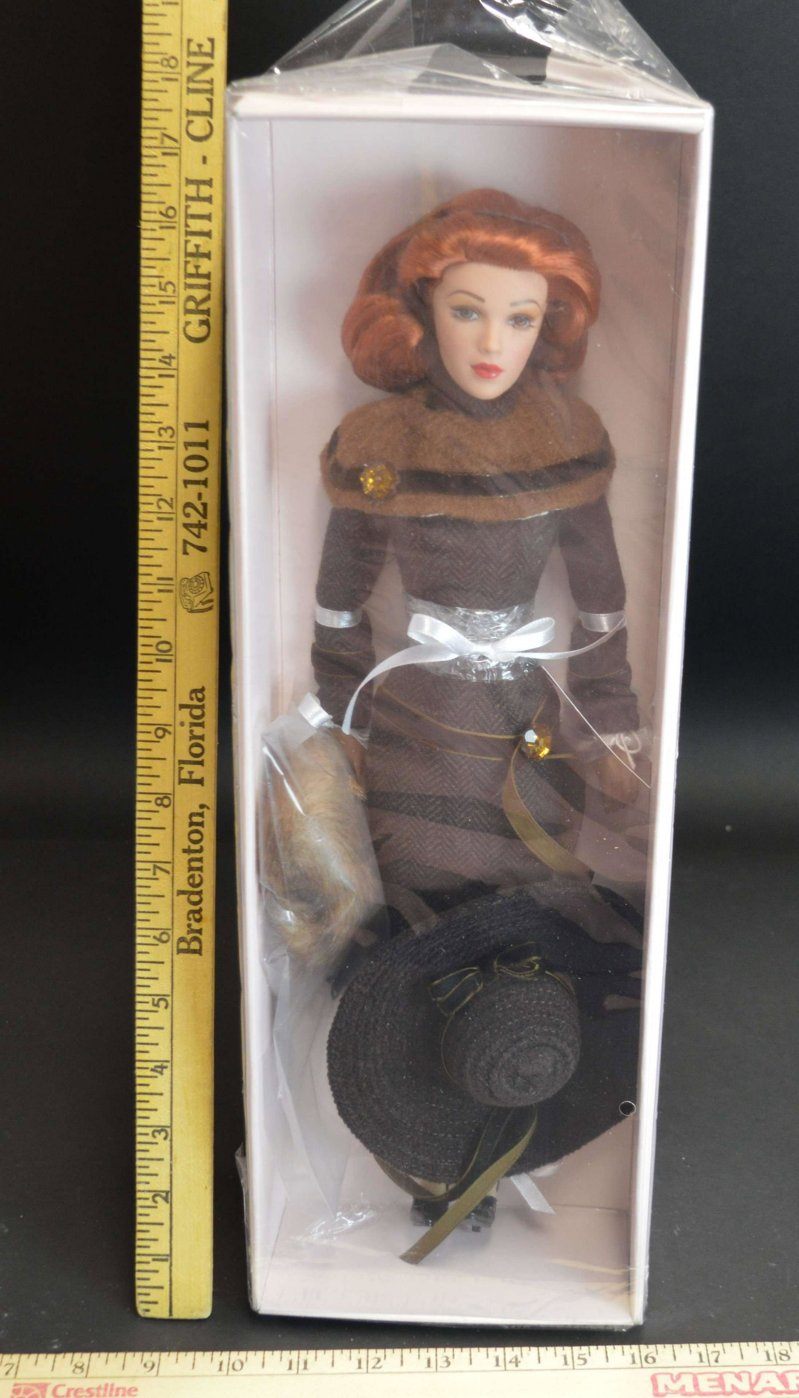 Madame Alexander Looks & Luxury Amanda Doll: A Madame Alexander 42310 "Looks & Luxury" Amanda Fairchild Ford doll.