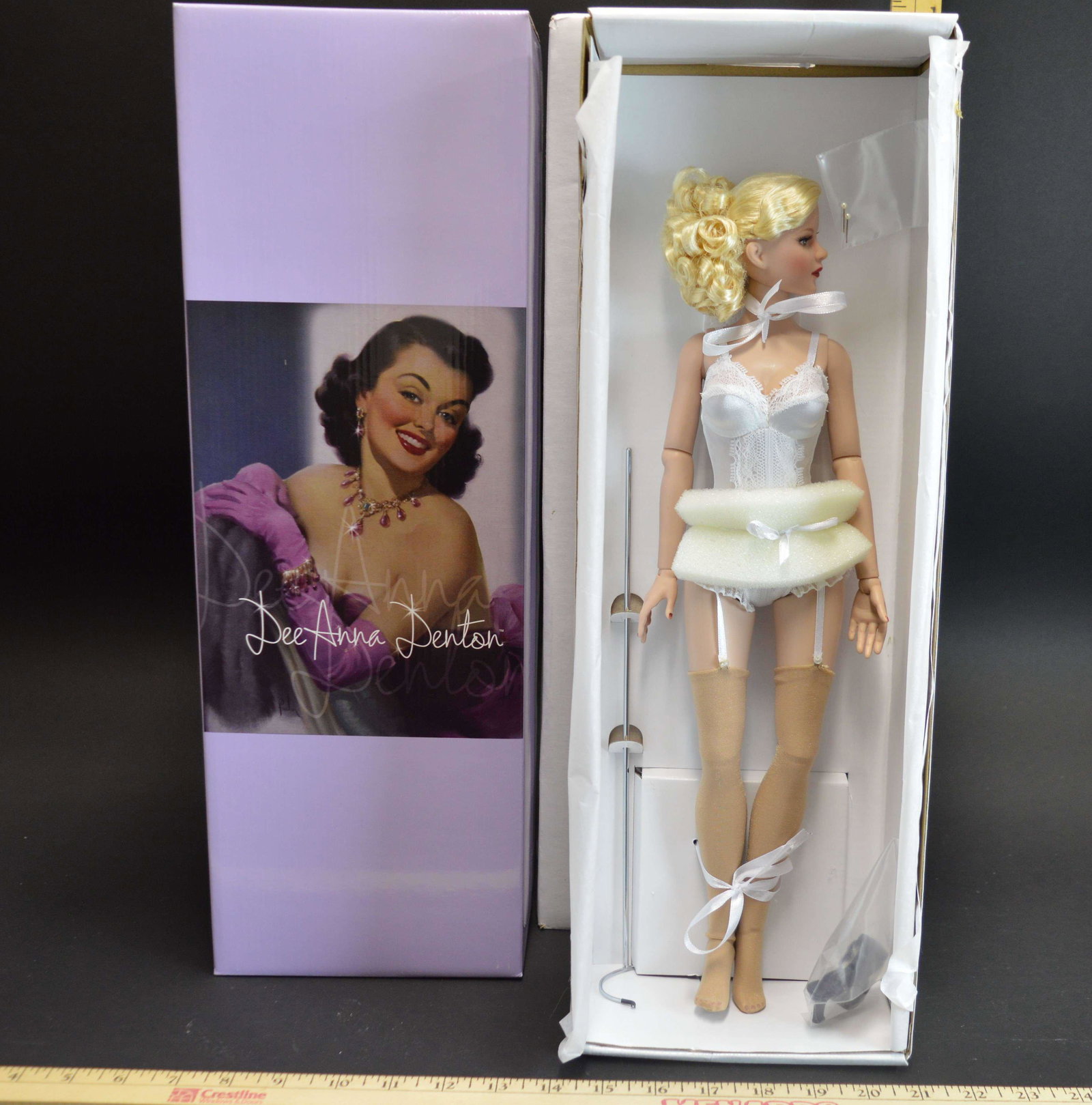 Tonner DeAnna Denton Basic Blonde Doll: A Tonner DeAnna Denton Basic - Blonde doll. T8DDBD01