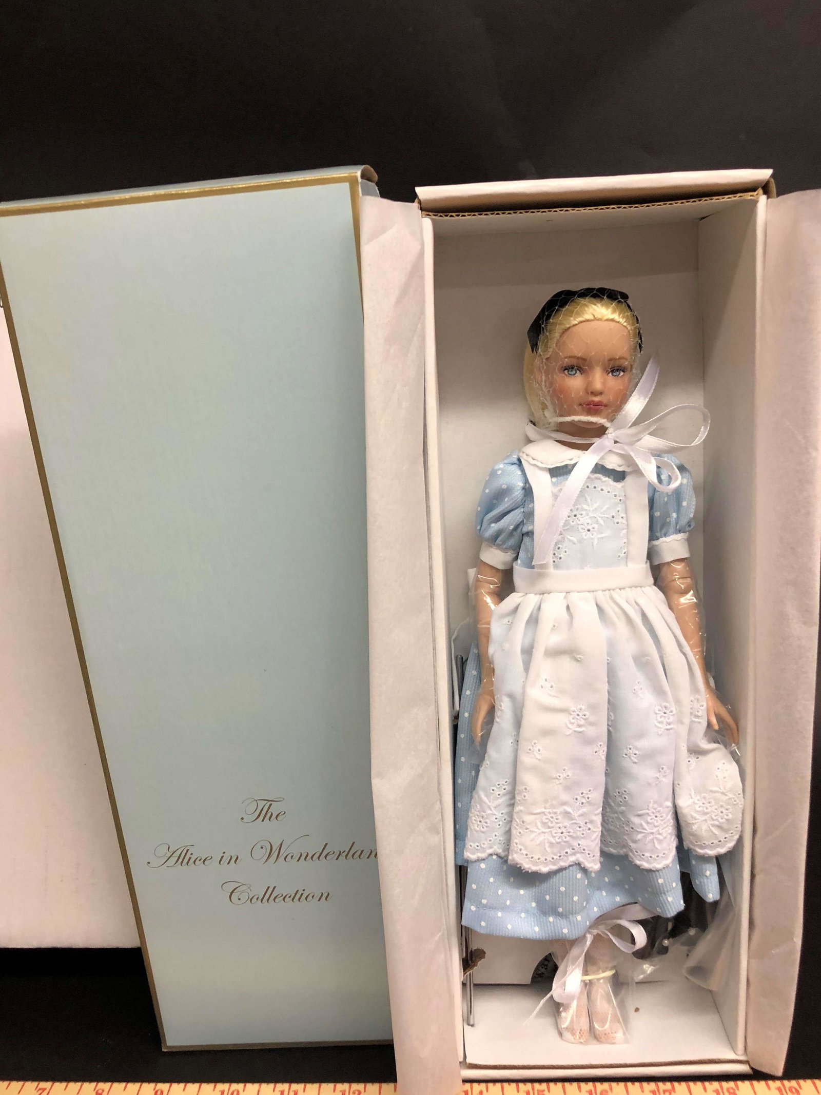 Tonner Alice in Wonderland Doll: A Tonner Alice in Wonderland doll. T9AWDD03