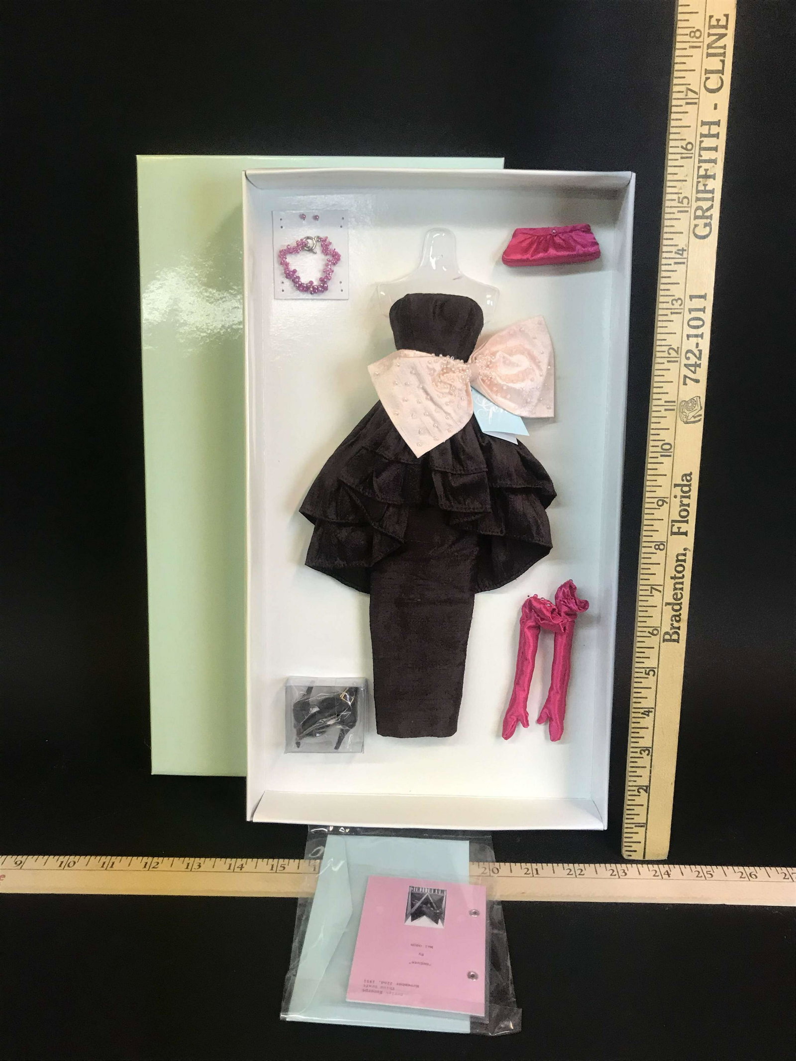 Gene Marshall Jason Wu Deluxe Fashion Doll Clothing Set: A Gene Marshall Jason Wu Gene "Deluxe" Fashion doll clothing set. 92003