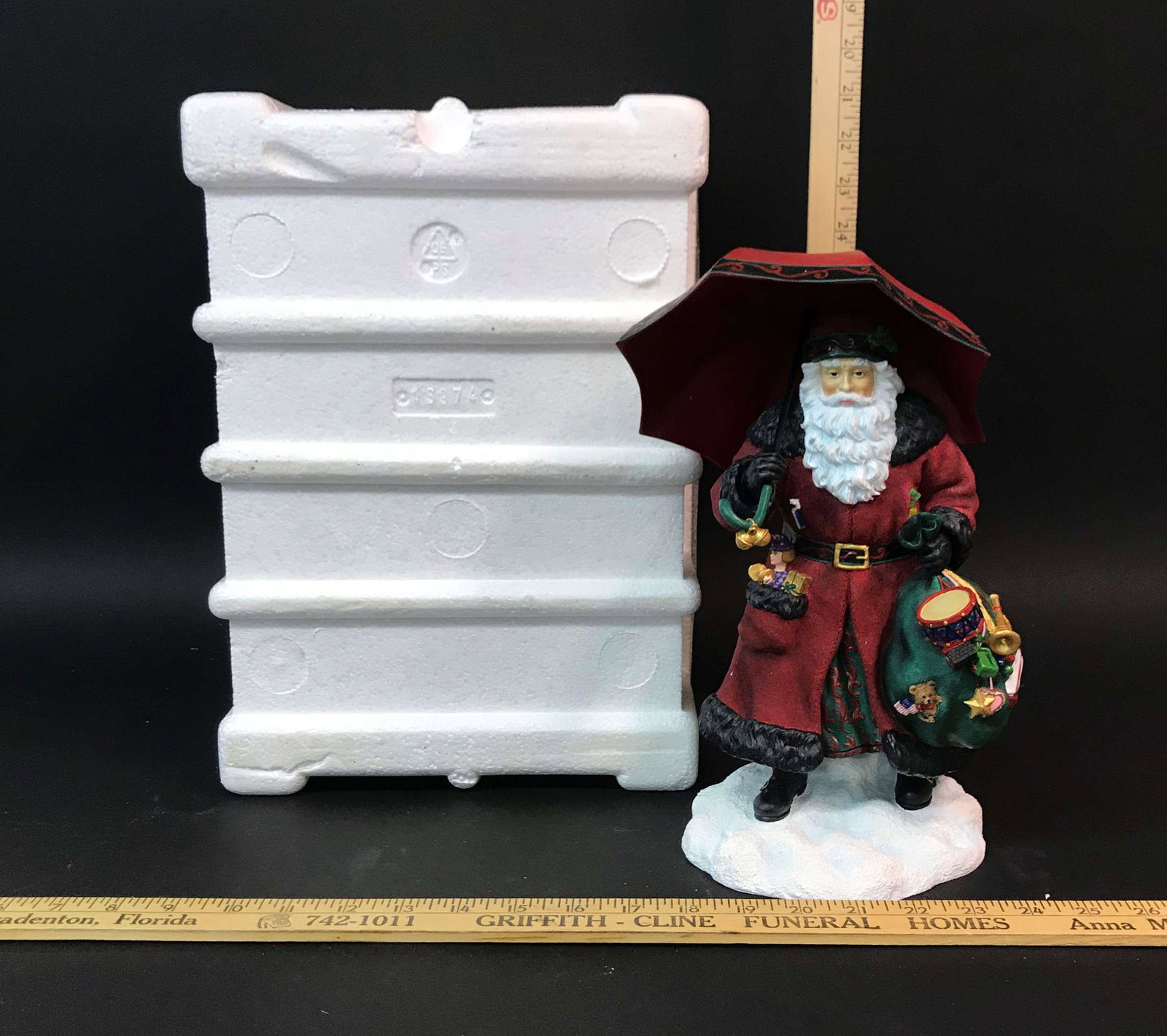 Pipka Memories of Christmas Let It Snow Santa: A Pipka Memories of Christmas "Let it Snow Santa."