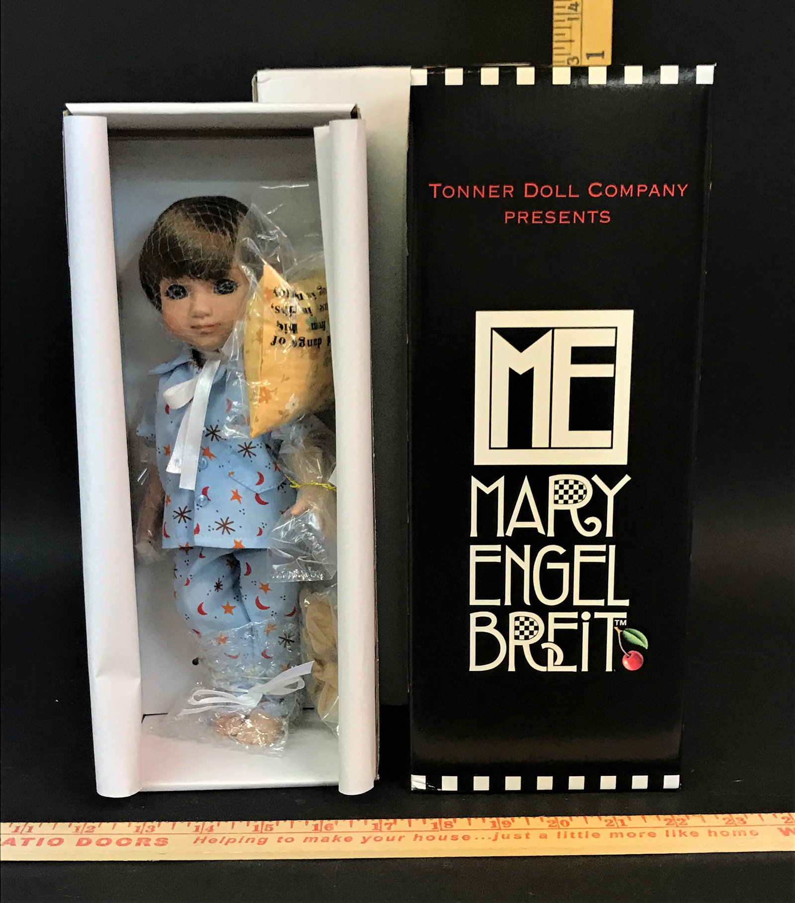 Tonner Mary Engelbreit Pillow Pal Doll: A Tonner Mary Engelbreit "Pillow Pal" doll. T6-AEDD-06