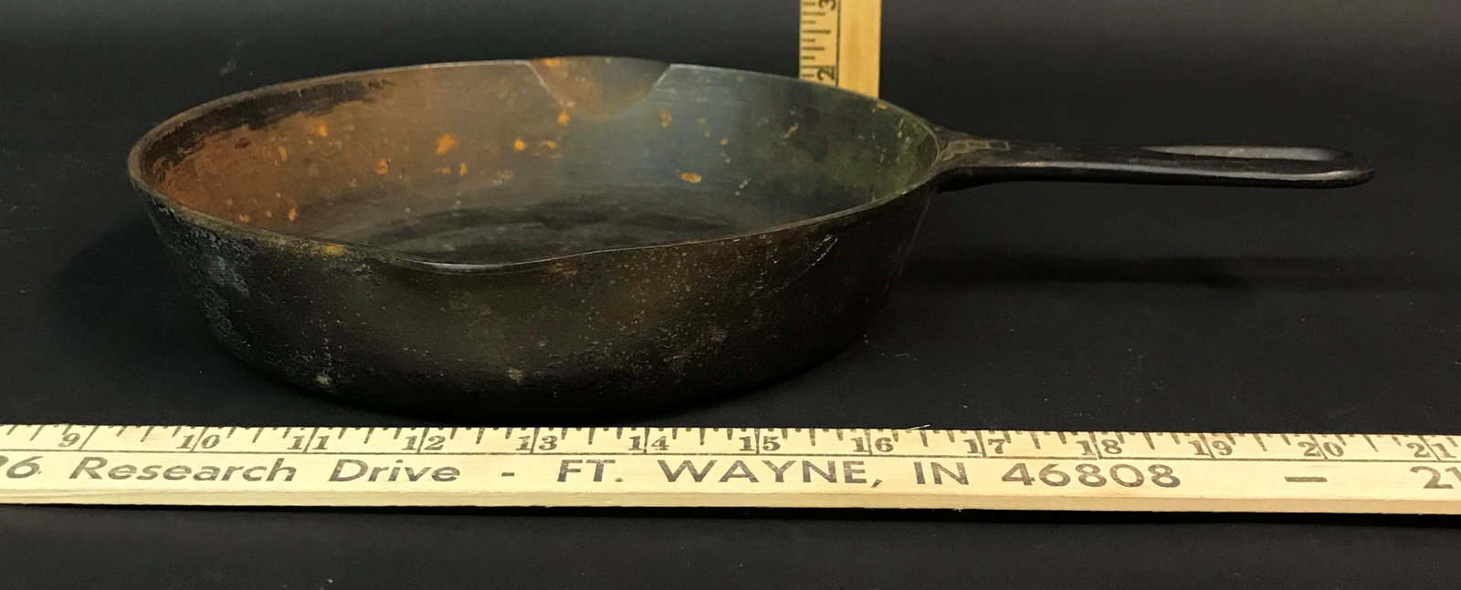 Griswold Cast Iron No. 6 Skillet Small Logo 699H: A Griswold cast iron No 6. Skillet with small logo. 699H