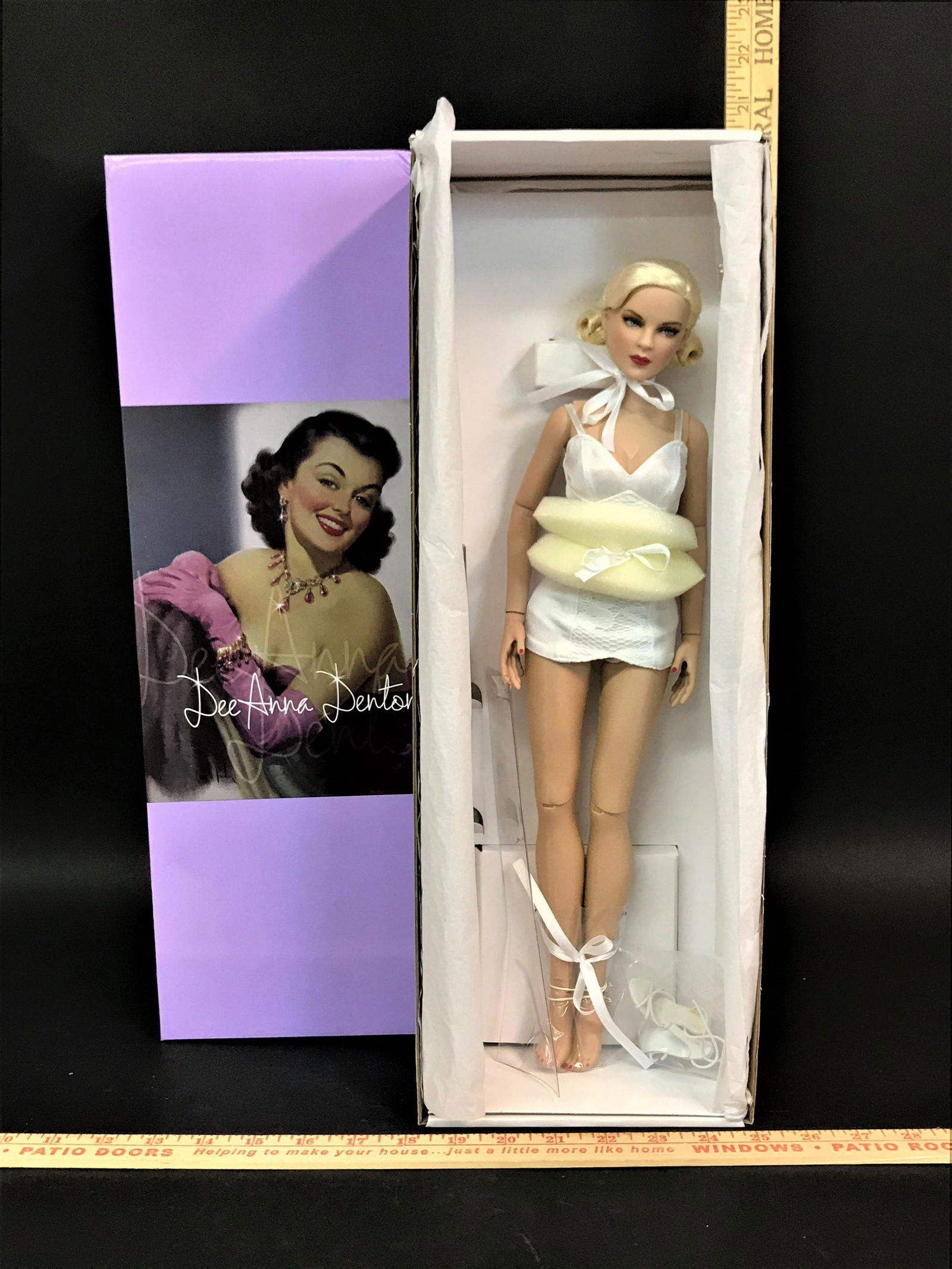 Tonner DeeAnna Denton Basic Platinum Doll: A Tonner DeAnna Denton "Basic - Platinum" doll. T10DDBD01