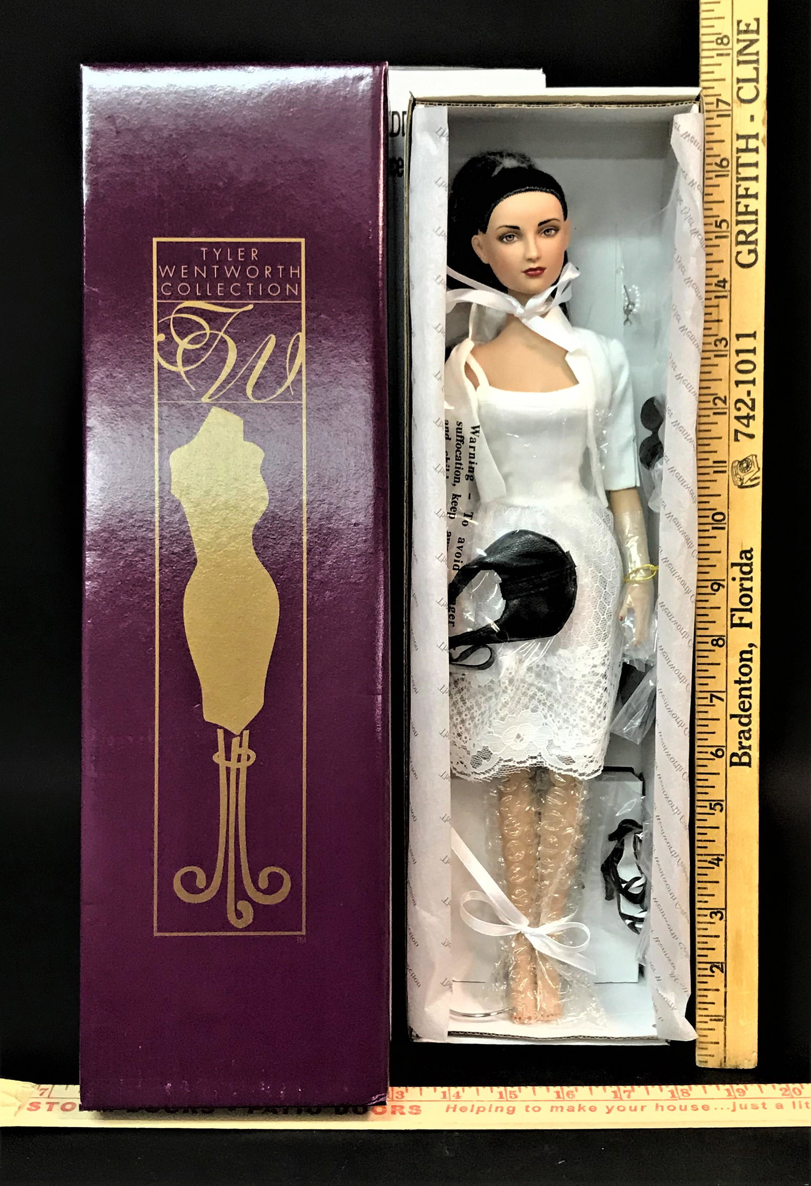Tonner Tyler Wentworth Press Conference Doll: A Tonner Tyler Wentworth "Press Conference" doll. T7-TWDD-12