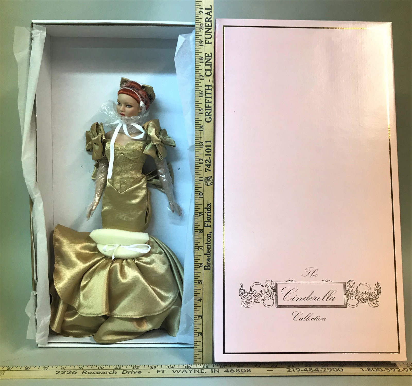 Tonner The Cinderella Collection Obsessed Doll: A Tonner The Cinderella Collection "Obsessed" doll. T6-CNDD-02
