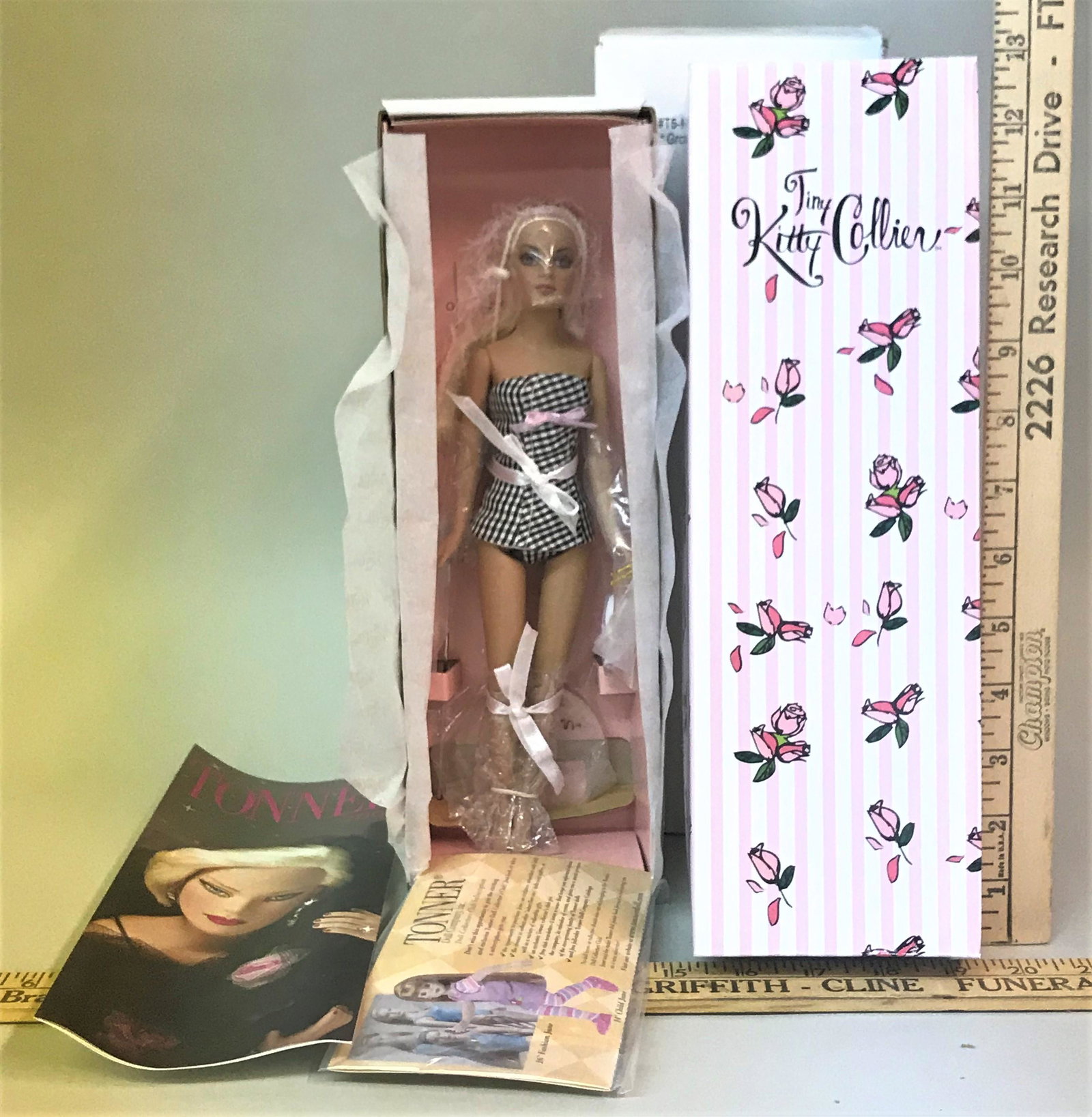 Tonner Tiny Kitty Collier Checker Groove Doll: A Tonner Tiny Kitty Collier "Checker Groove - Blonde" doll. T5-KTBD-03