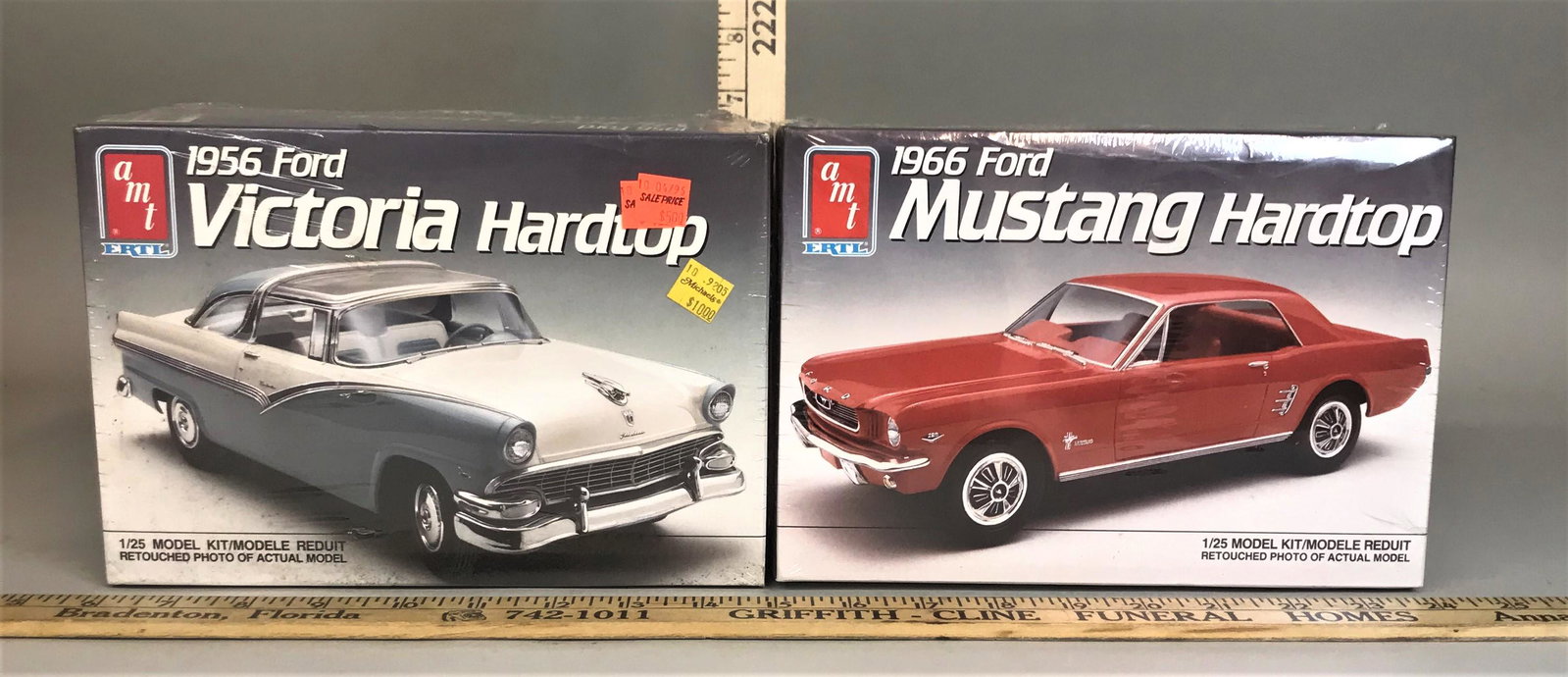 2 AMT Ertl 1:25 Model Kits '66 Ford Mustang '56: 2 AMT Ertl 1:25 model kits, including 1966 Ford Mustang Hardtop & 1956 Ford Victoria Hardtop