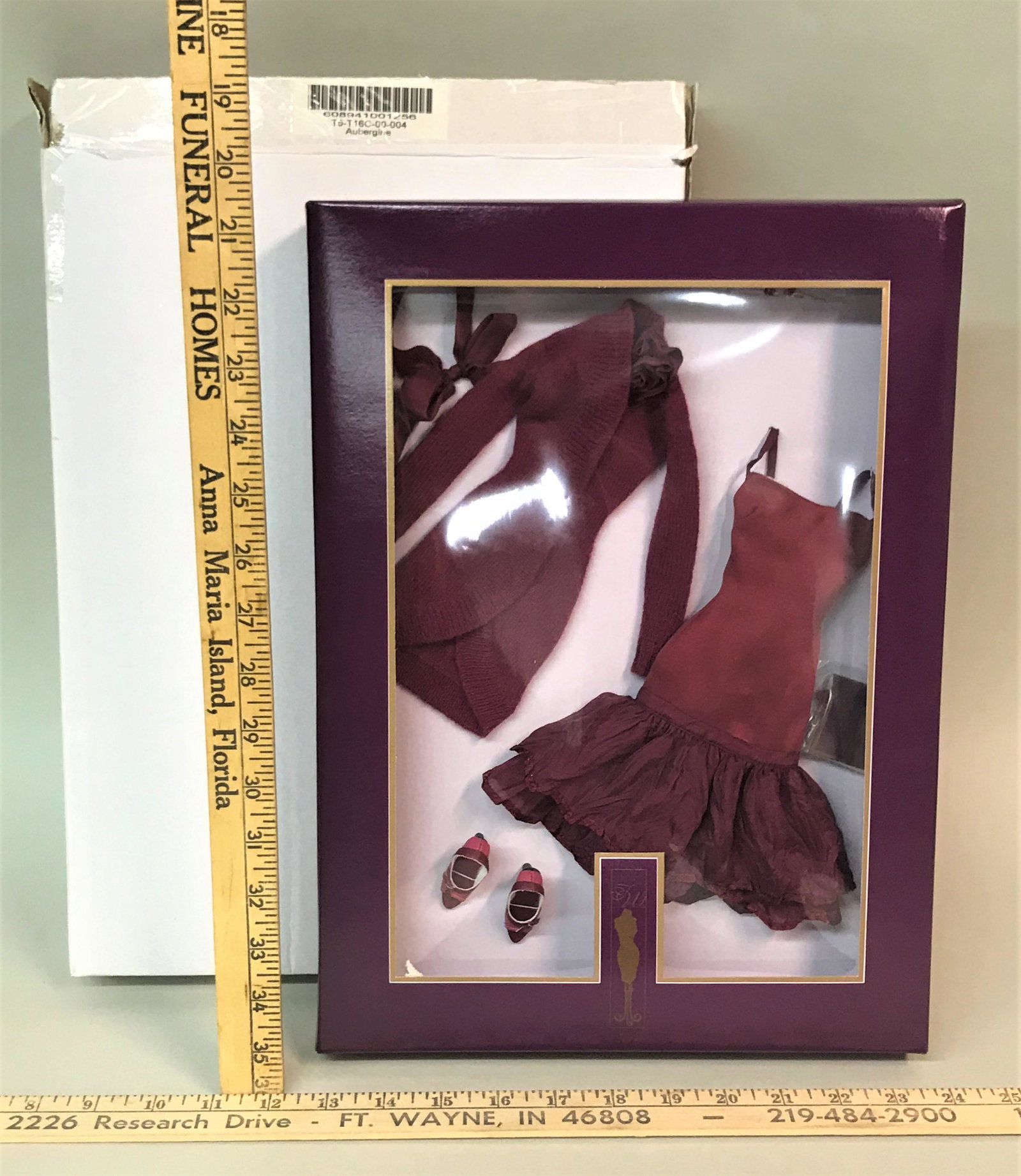 Tonner Tyler Wentworth Aubergine Doll Clothing Set: A Tonner Tyler Wentworth "Aubergine" doll clothing set. T5-T16C-00-004