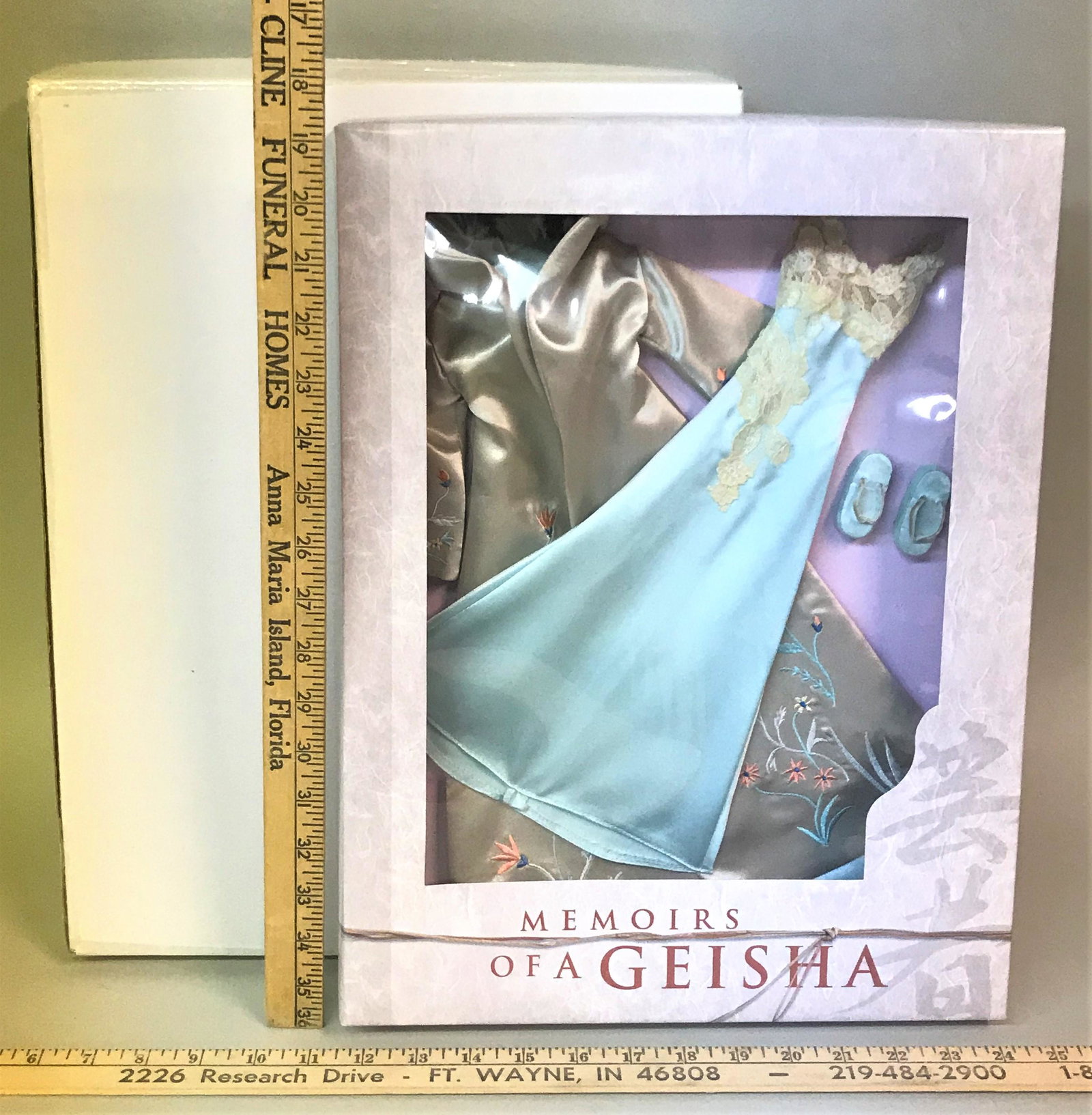 Tonner Memoirs of a Geisha Peignoir Doll Clothing Set: A Tonner Memoirs of a Geisha "Peignoir" doll clothing set. T6-MGOF-01