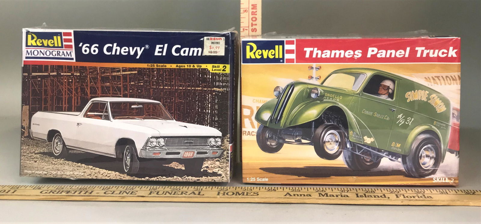 2 Revell 1:25 Model Kits Thames Panel Truck '66 El: 2 Revell 1:25 model kits including Thames Panel Truck & '66 Chevy El Camino