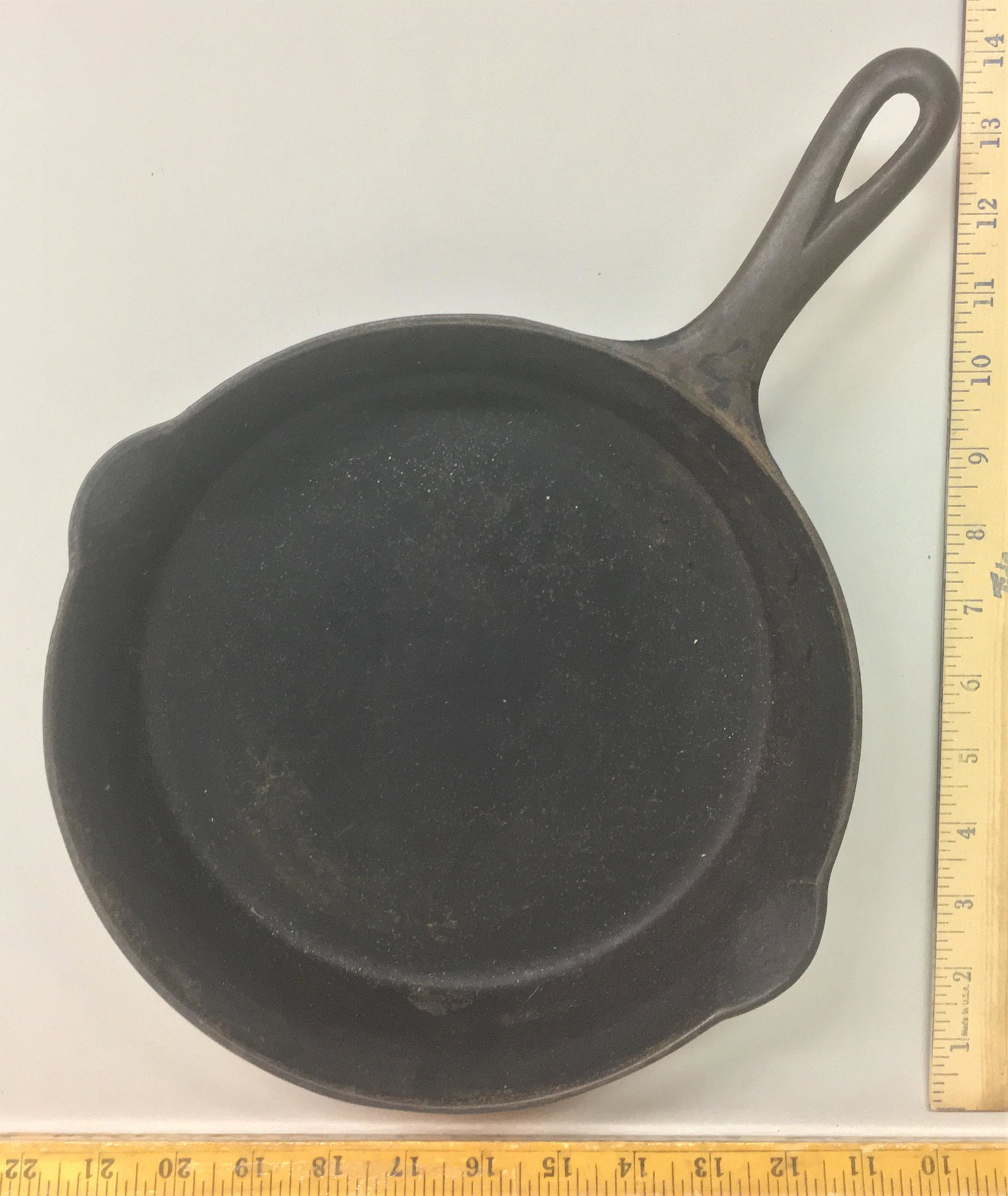 Griswold Cast Iron #7 Skillet 701A: A Griswold cast iron #7 skillet 701A