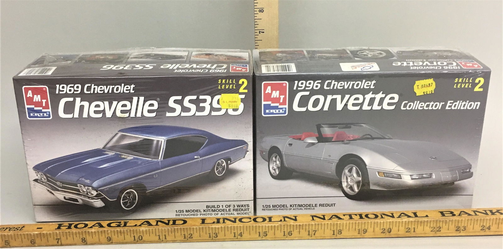 2 AMT Ertl 1:25 Model Kits '96 Corvette '69 Chevelle: 2 AMT Ertl 1:25 model kits including 1996 Chevrolet Corvette Collector Edition & 1969 Chevrolet Chevelle SS396