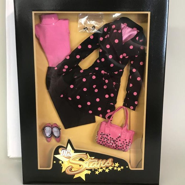 Tonner DC Stars Office Savvy Doll Clothing Set: A Tonner DC Stars "Office Savvy" doll clothing set. T6-WPOF-02