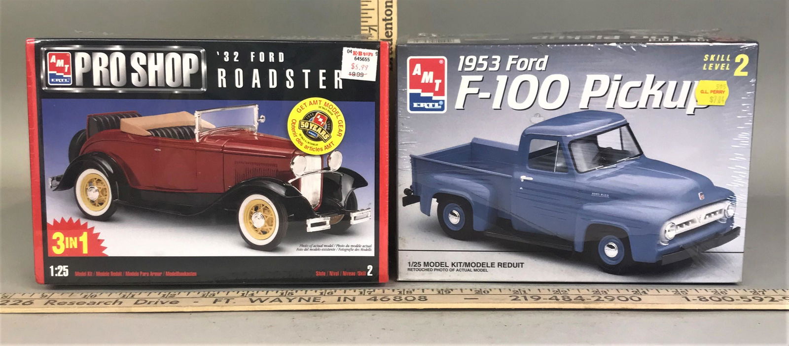 2 AMT Ertl 1:25 Model Kits '32 Ford Roadster '53 F-100: 2 AMT Ertl 1:25 model kits including '32 Ford Roadster & 1953 Ford F-100 Pickup
