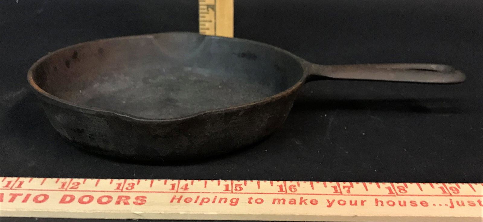 Griswold #3 Cast Iron Skillet 709B: A Griswold #3 cast iron skillet 709B