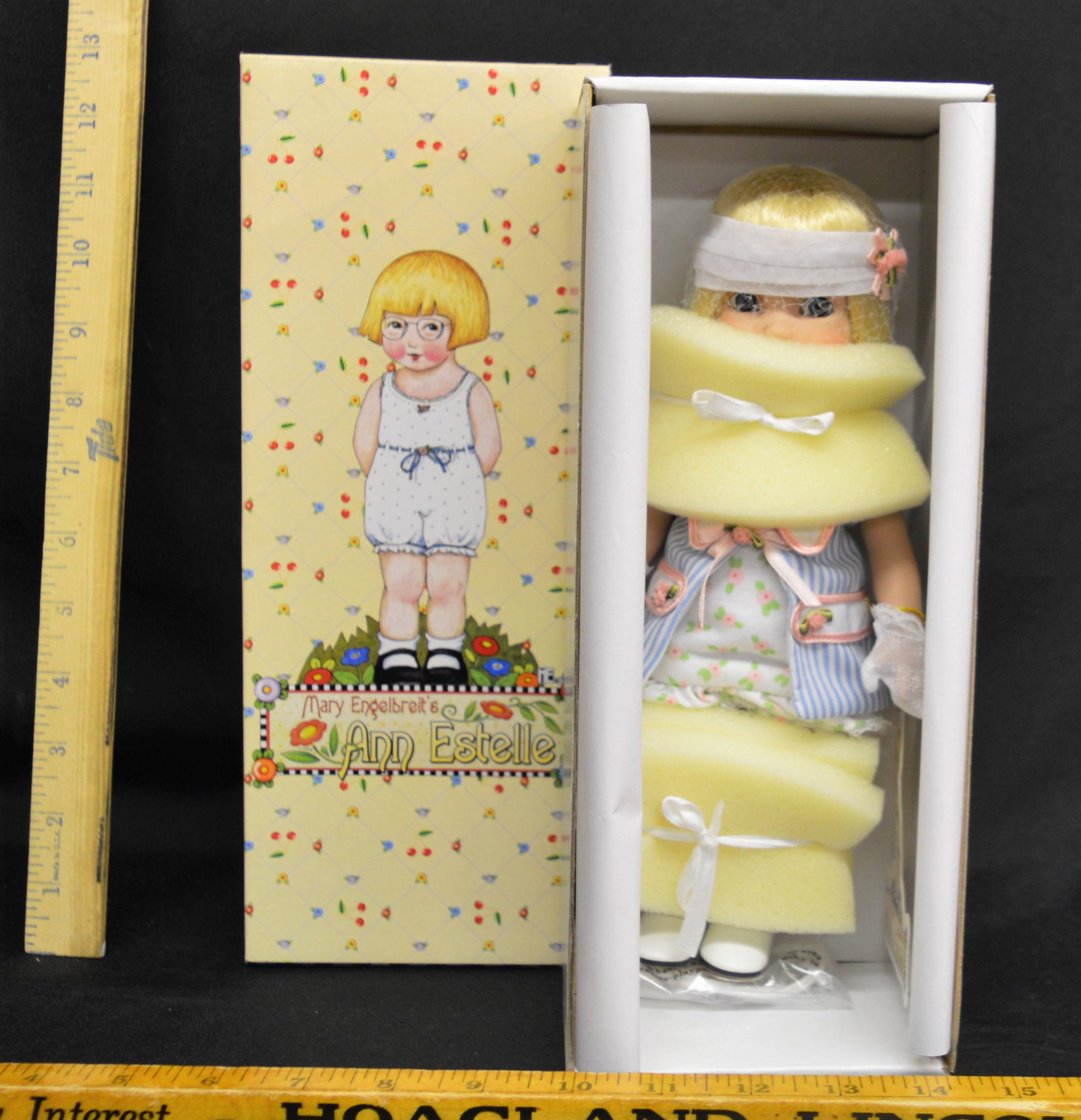 Robert Tonner Mary Engelbreit Ann Estelle Doll: A Robert Tonner Mary Engelbreit Ann Estelle "Mother's Day" doll.