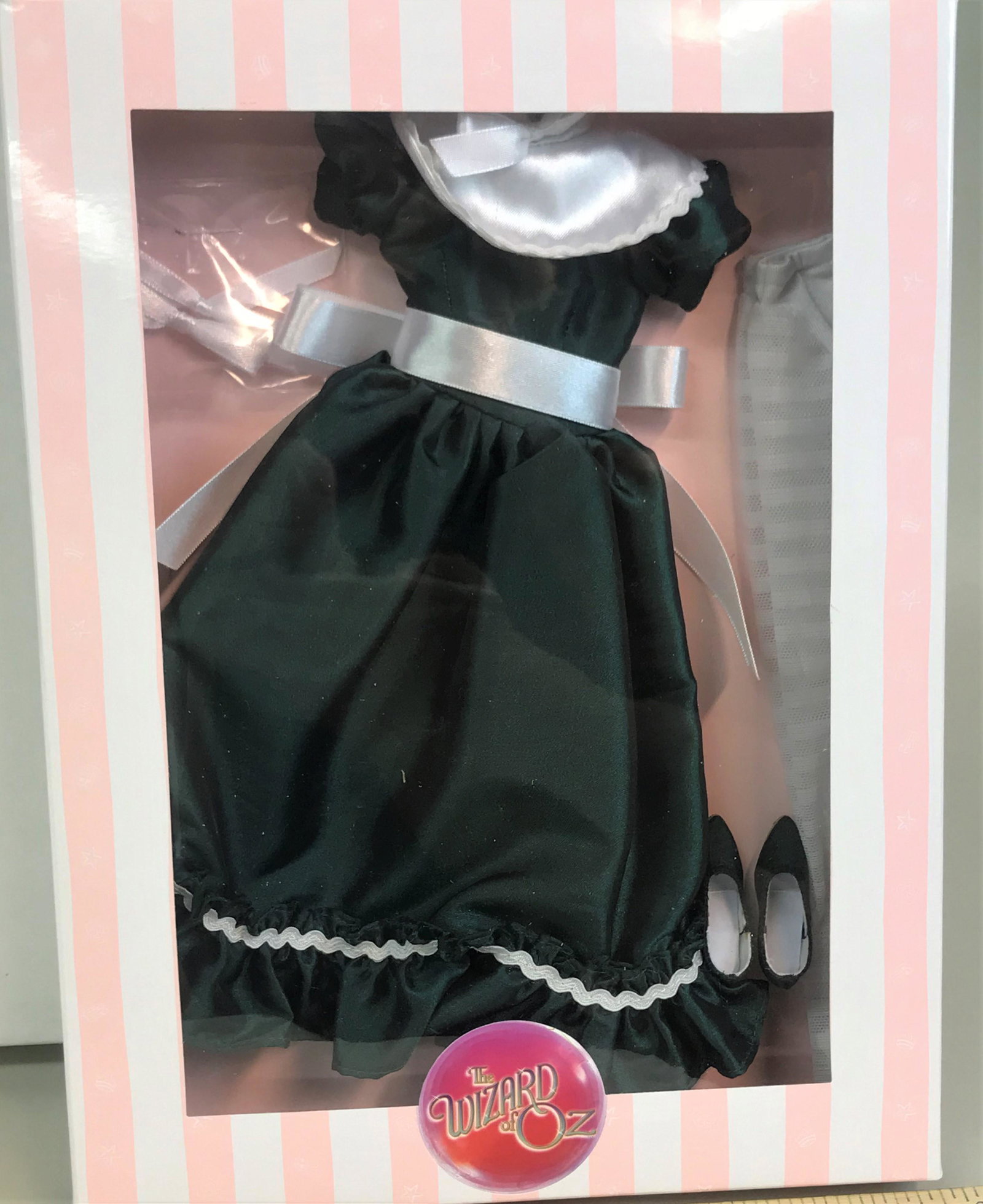 Tonner Doll Clothes- Emerald City Princess: Tonner Doll Clothes- Emerald City Princess T9OZOF02