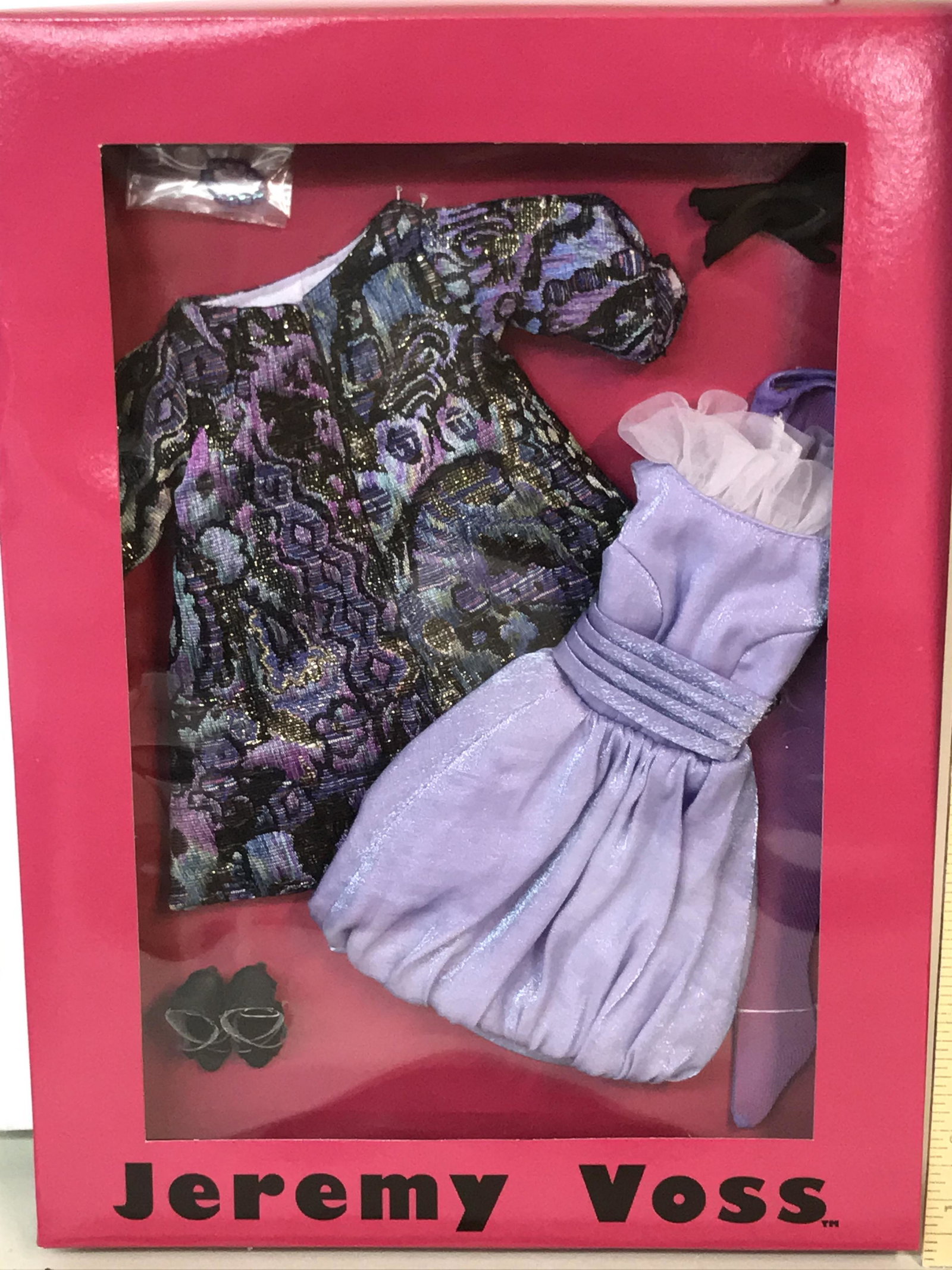 Tonner Jeremy Voss "Violet Femme" Doll Clothing Set: A Tonner Jeremy Voss "Violet Femme" doll clothing set. T8JVOF02