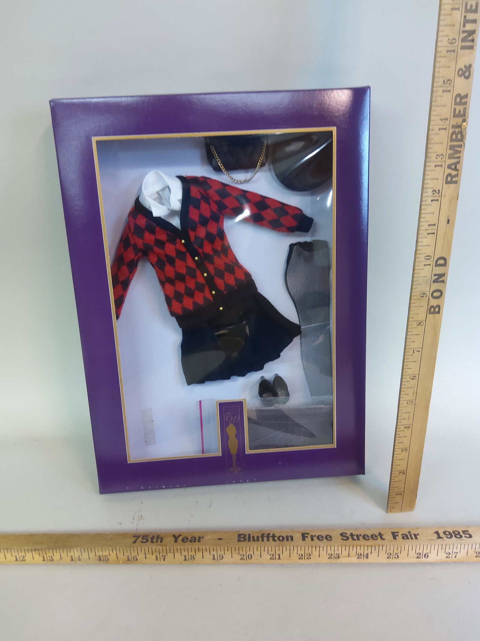 Tonner Tyler Wentworth Pret-A-Porter Doll Clothing Set: A Tonner Tyler Wentworth "Pret-a-Porter" doll clothing set. TW9101