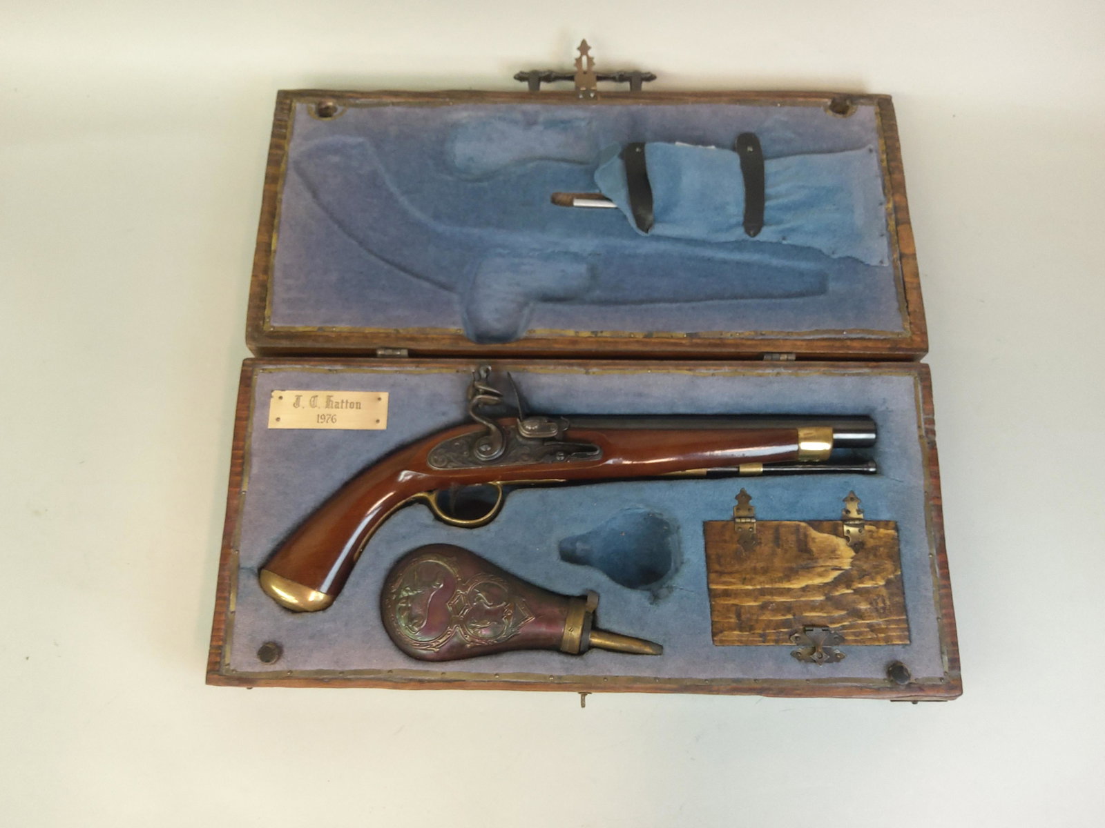 Spanish Reproduction Flint Lock Pistol Kit Gun: A Spanish kit gun reproduction of an antique flint lock pistol, circa 1976. Length of pistol: 15.5 inches. Length of box: 17.75 inches. All firearms must be shipped to the buyer's FFL. There will be a