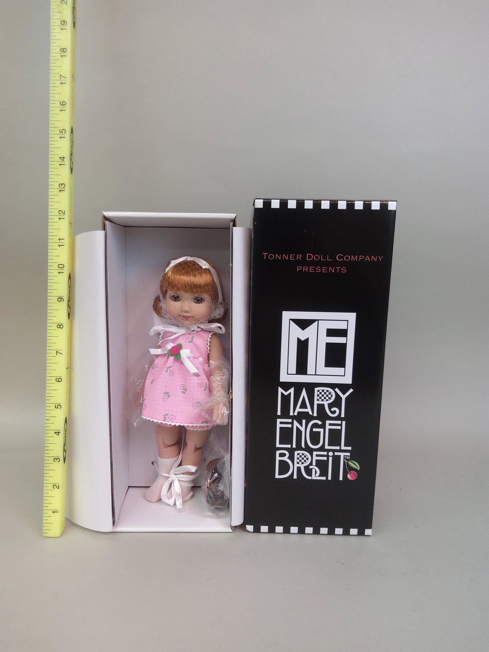 Tonner Mary Engelbreit Pretty in Pink Sophie Doll: A Tonner Mary Engelbreit "Pretty in Pink Basic Sophie" T6-AEBD-04