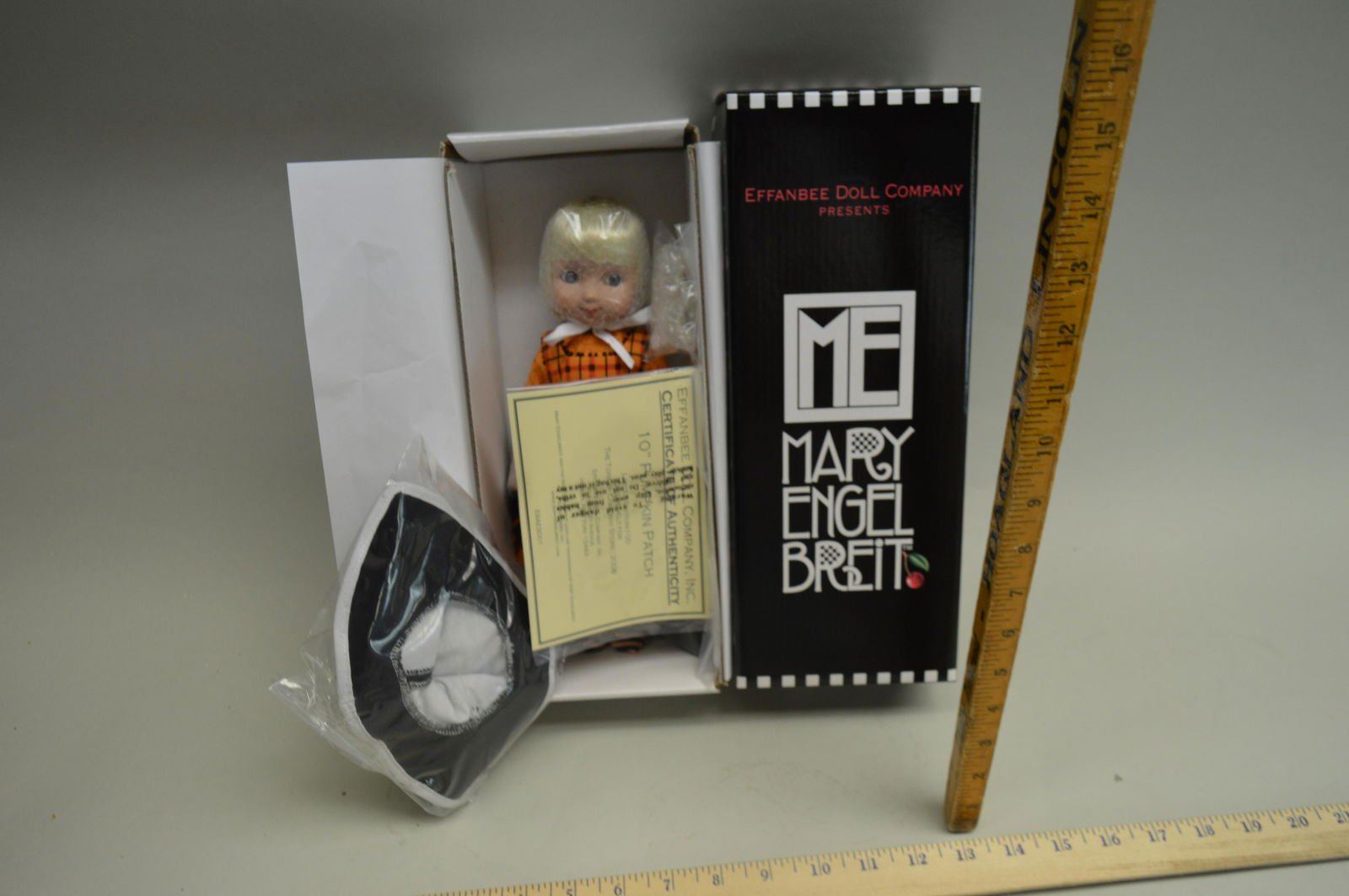 Effanbee Mary Engelbreit Pumpkin Patch Doll: An Effanbee Mary Engelbreit "Pumpkin Patch" doll. E8AESD01