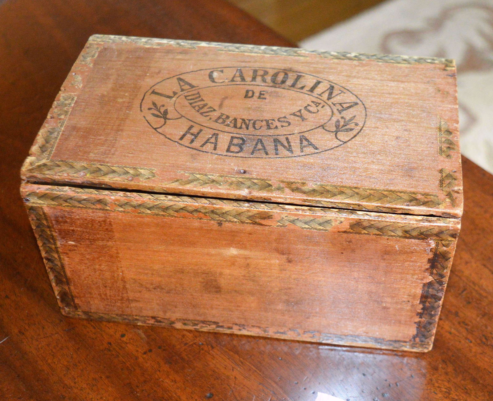 Antique La Carolina Cuban cigar box with label inside.