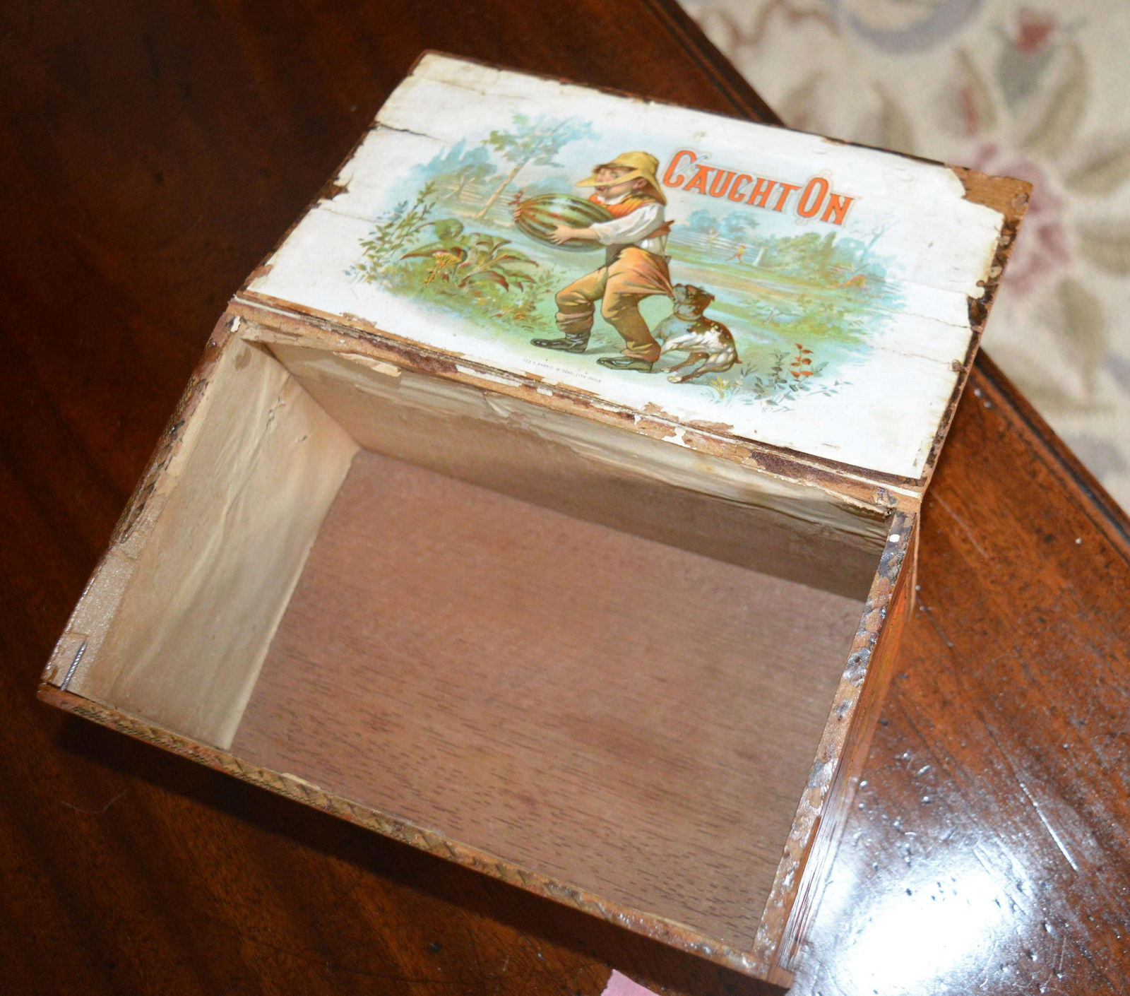 Antique La Carolina Cuban cigar box with label inside.