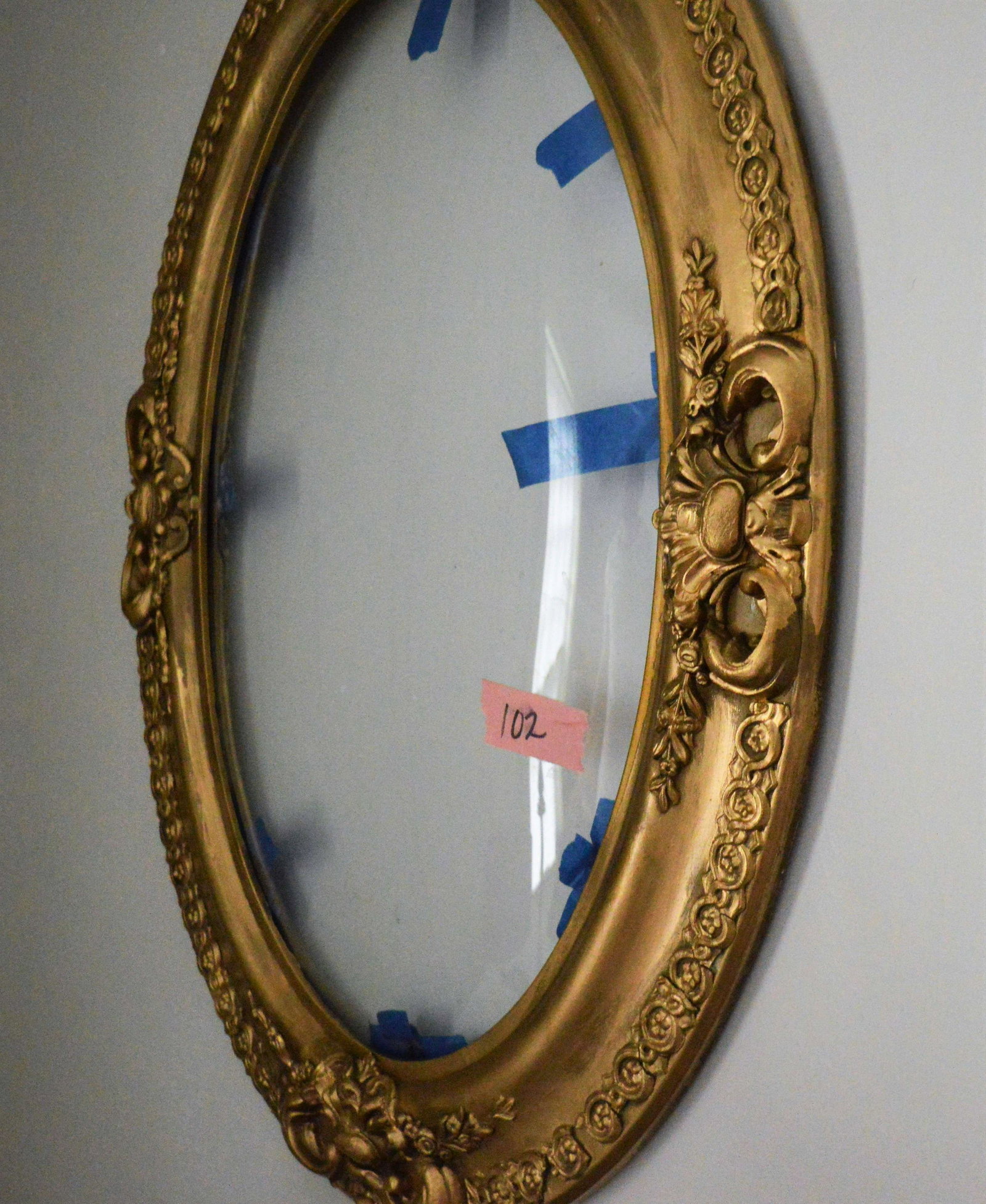 Victorian oval frame with convex glass. Dimensions: 25": Victorian oval frame with convex glass. Dimensions: 25" x 19"