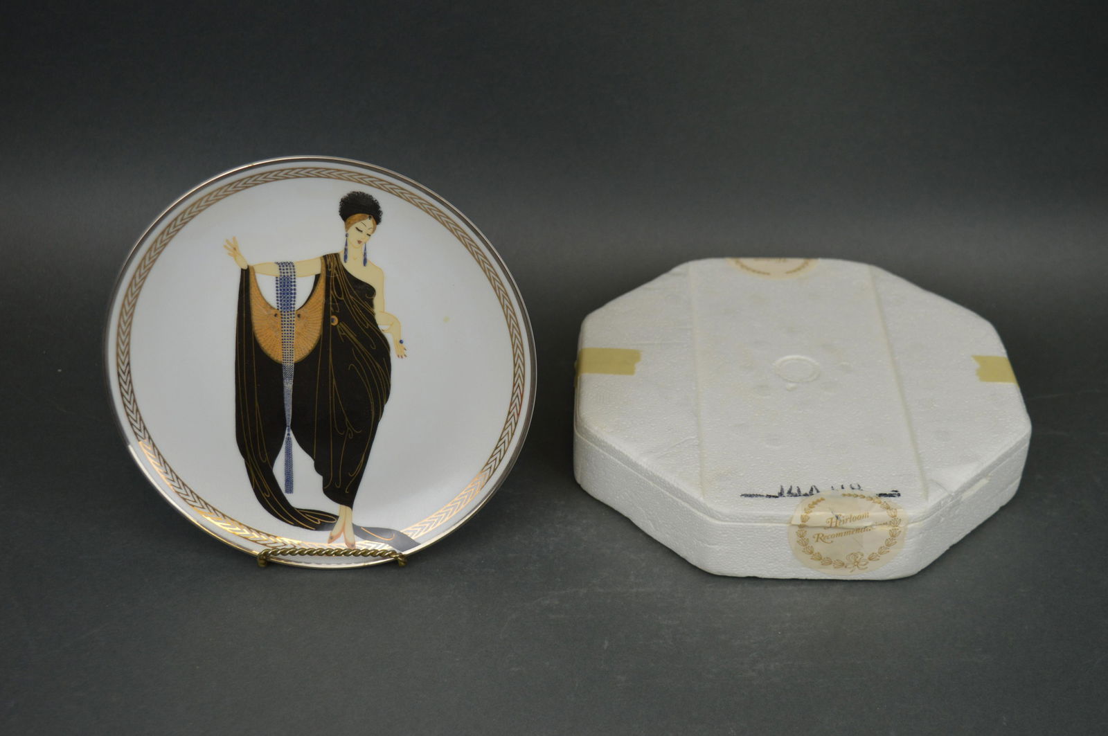Franklin Mint House of Erte "Glamour" porcelain plate.: Good condition. Please review the images for condition and dimensions.