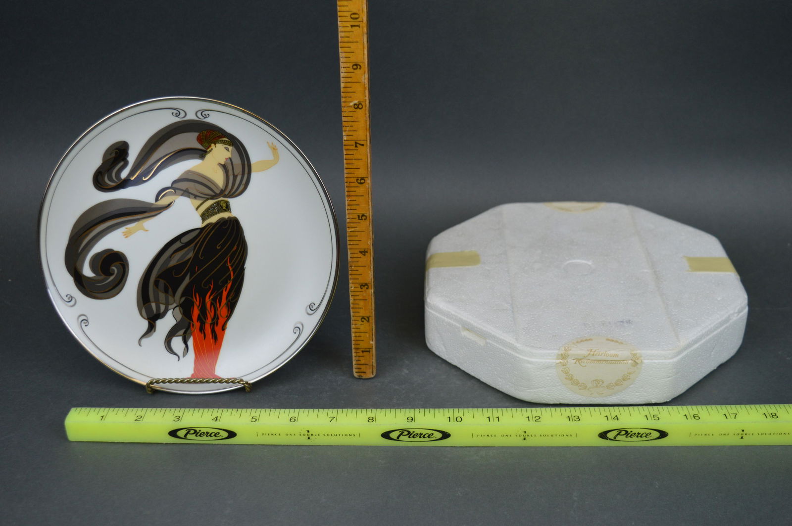 Franklin Mint House of Erte "Flames of Love" porcelain: Good condition. Please review the images for condition and dimensions.
