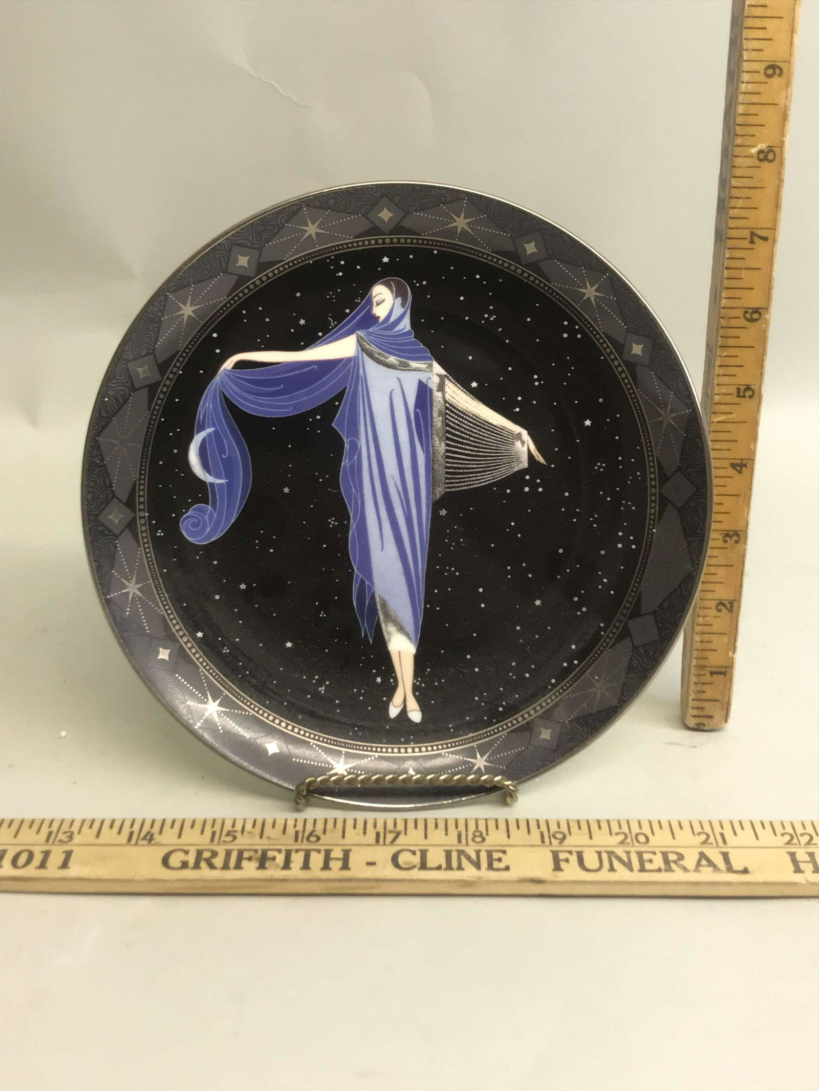 Franklin Mint House of Erte "Moonlight" porcelain: Good condition. Please review the images for condition and dimensions.