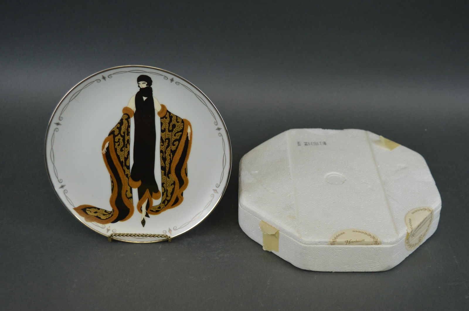 Franklin Mint House of Erte "Mystic" porcelain plate.: Good condition. Please review the images for condition and dimensions.