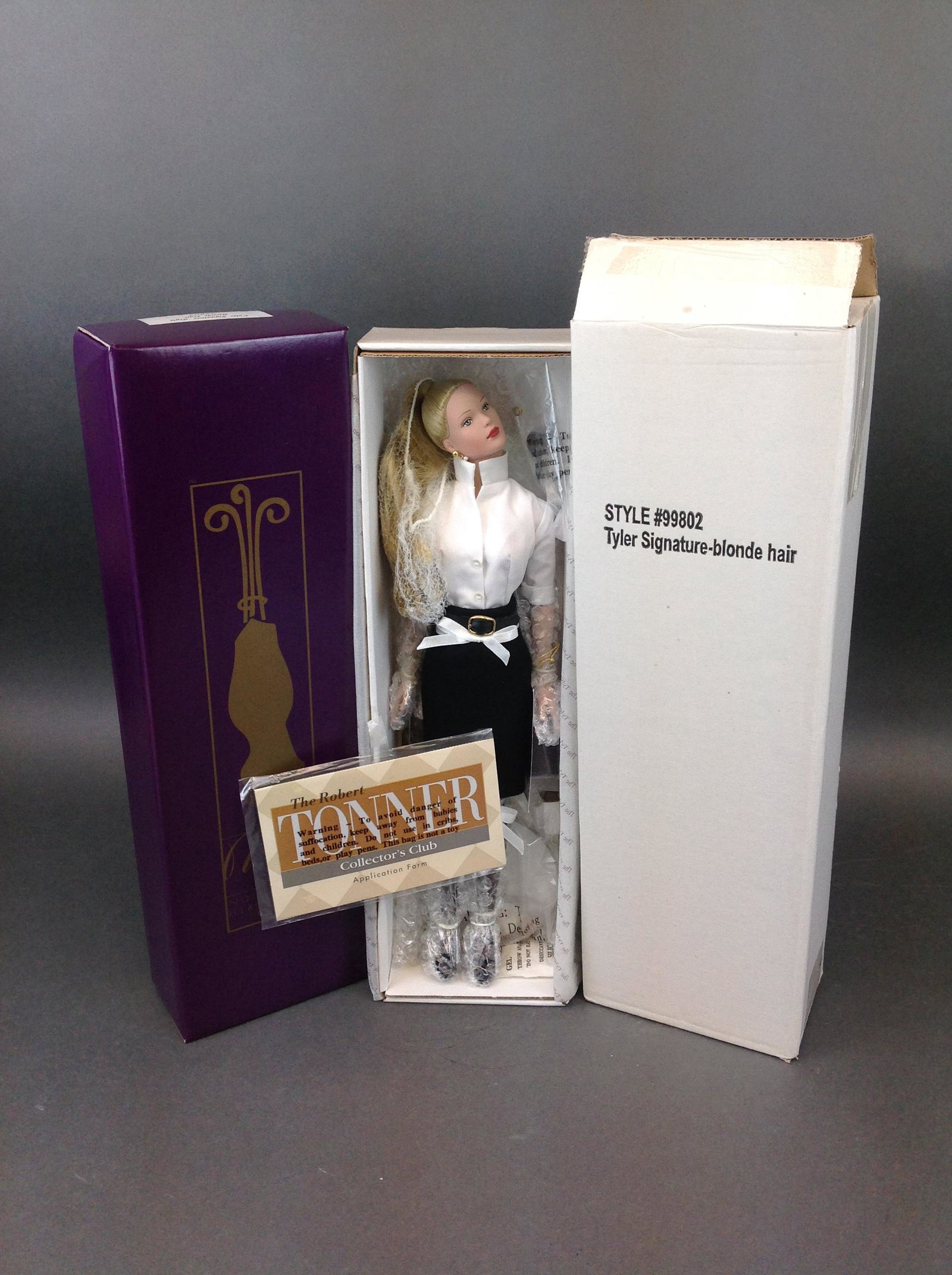 Tonner Tyler Wentworth Signature Style Blonde Doll: A Tonner Tyler Wentworth Signature Style Blonde Hair doll. 99802