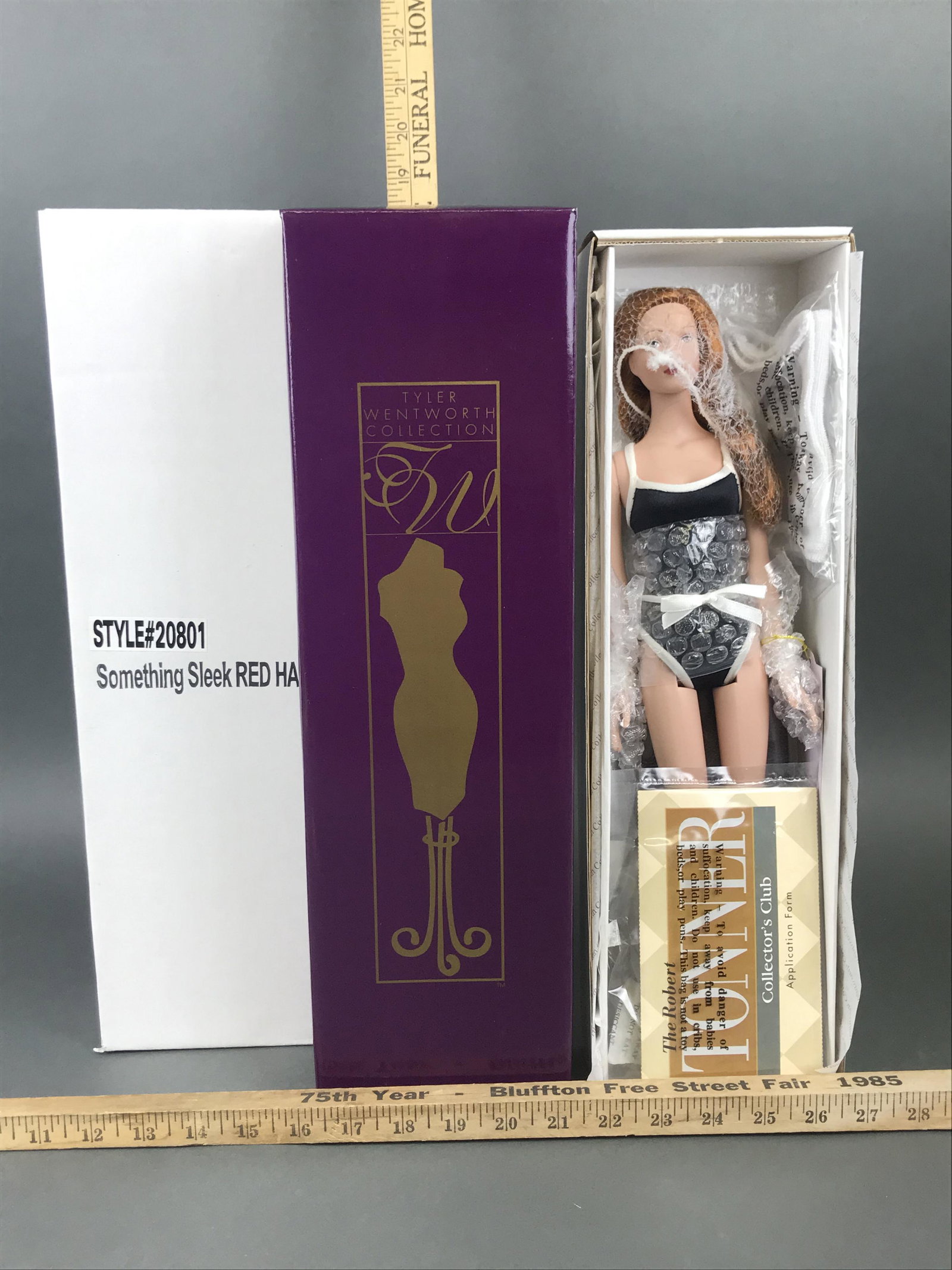 Tonner, Tyler Wentworth, Something Sleek Red hair Doll: Tonner, Tyler Wentworth, Something Sleek Red Hair Doll, 20801, in original box