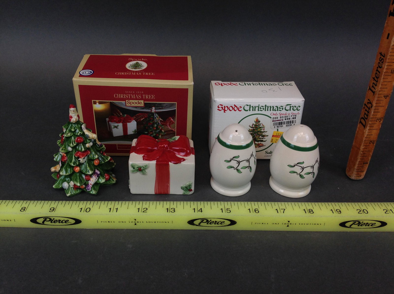 2 Spode Christmas Tree Salt & Pepper Shaker Sets: 2 Spode "Christmas Tree" Salt and Pepper Shaker Sets