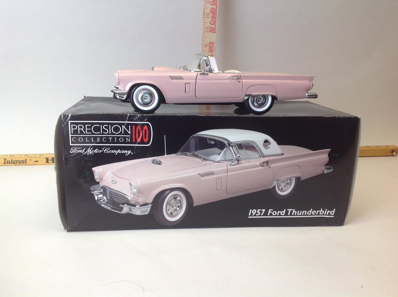1957 Ford Thunderbird: 1:18 Precision 100 Collection